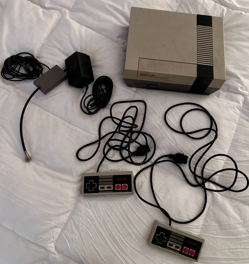 Nintendo NES Action Set Home Console – White/Gray – complete