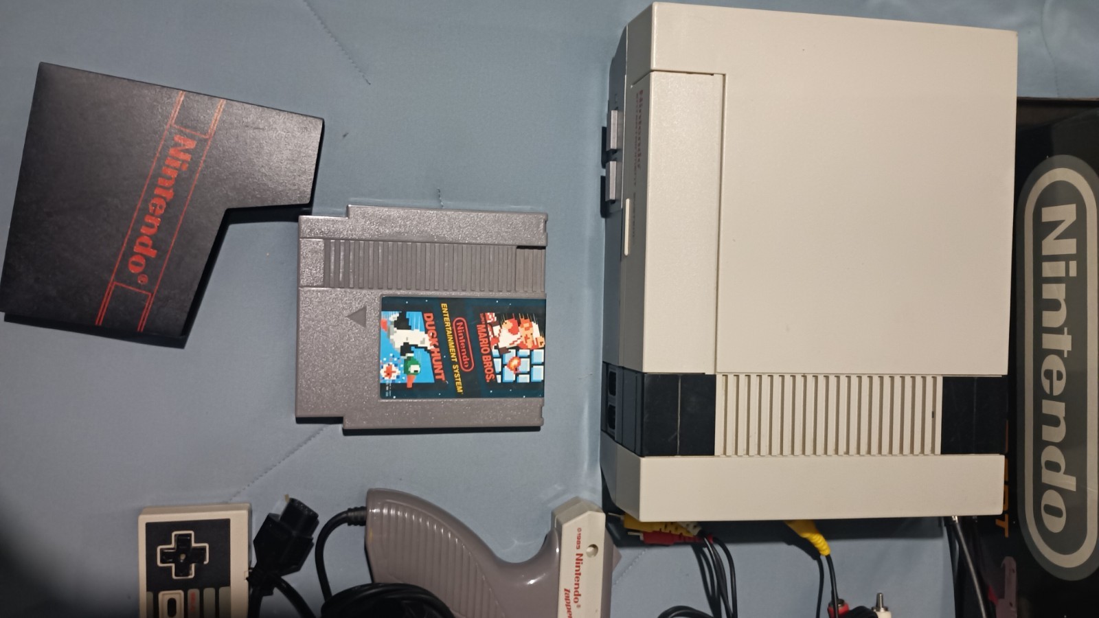 Nintendo NES Action Set w/ Box, 2 Controllers, Zapper Light Gun