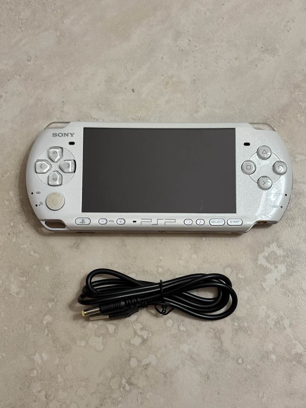 Sony PlayStation Portable PSP-3000 White Console With Charger And Battery