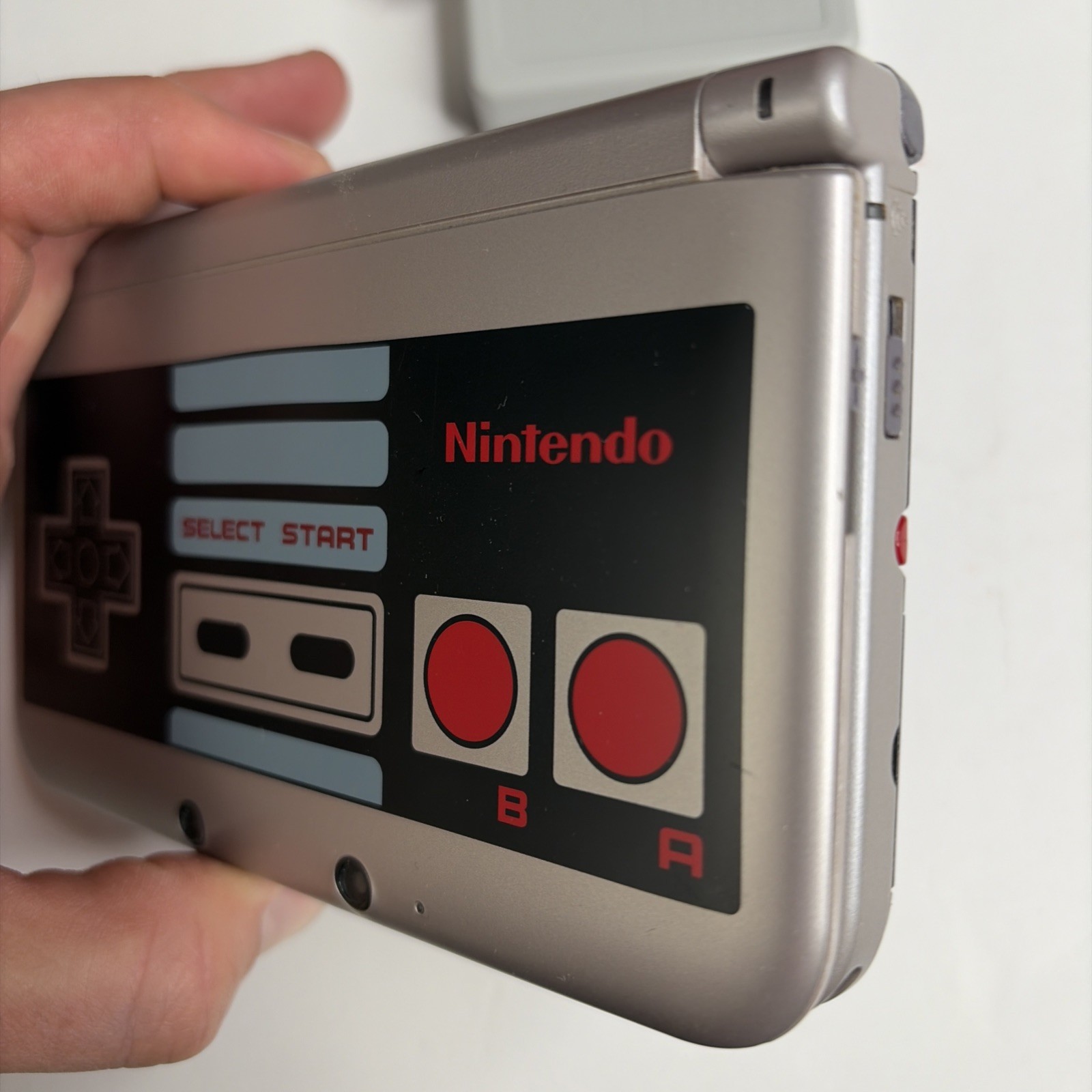 Nintendo 3DS XL Retro Silver Edition NES Controller W Charger Stylus US Model