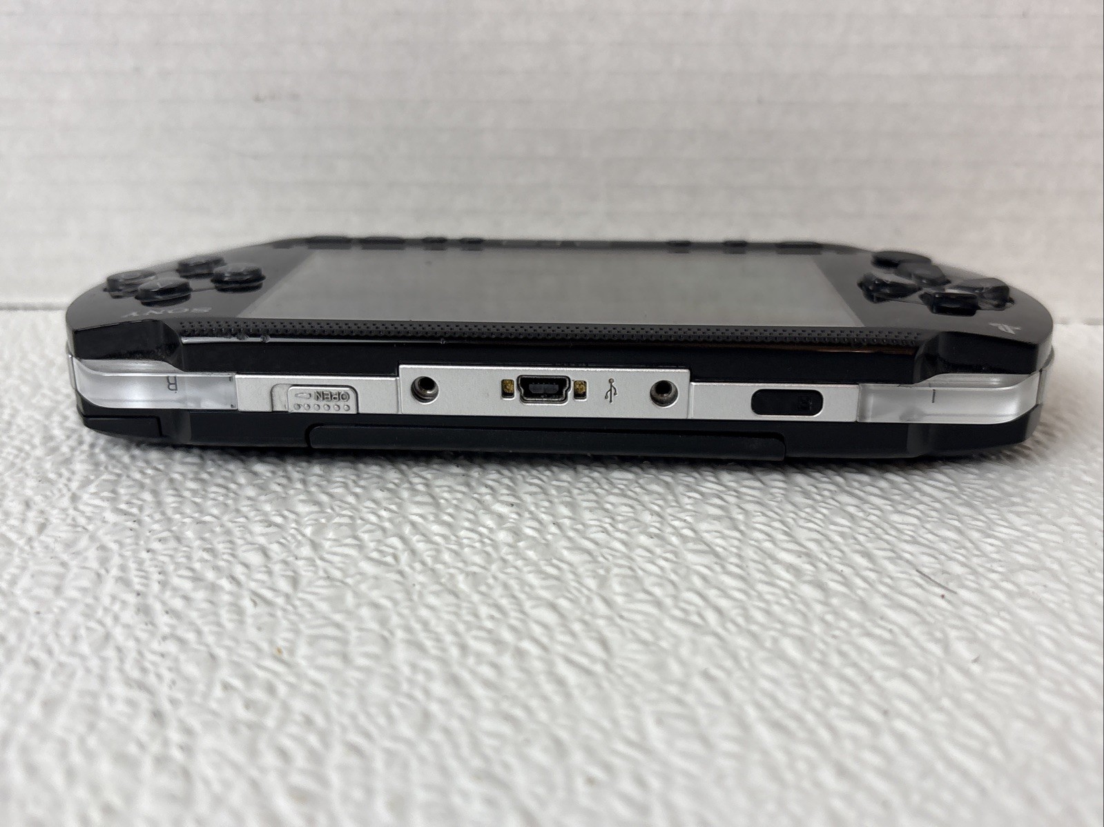 Sony PSP Console (PSP1001) w 32MB Stick Battery & OEM Charger Tested