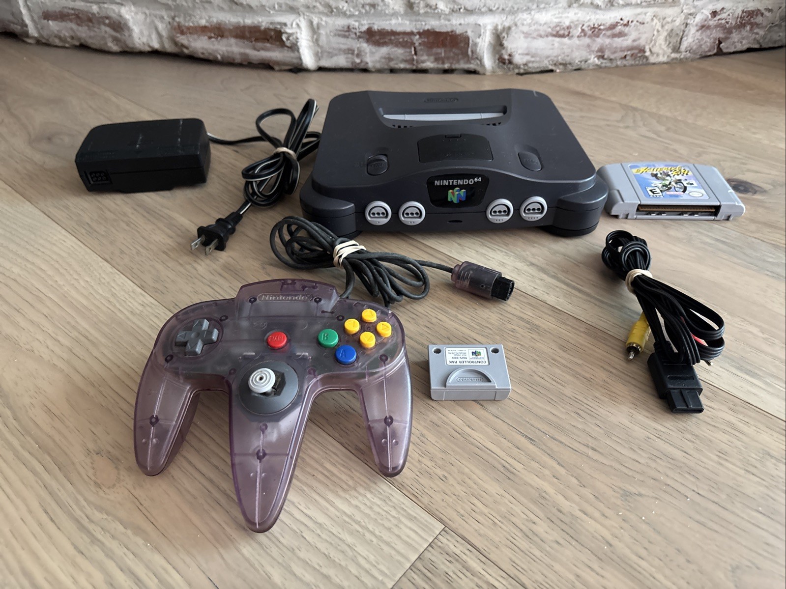 Nintendo 64 N64 Console Bundle w/ OEM Controller Cables 1 Game TESTED WORKING