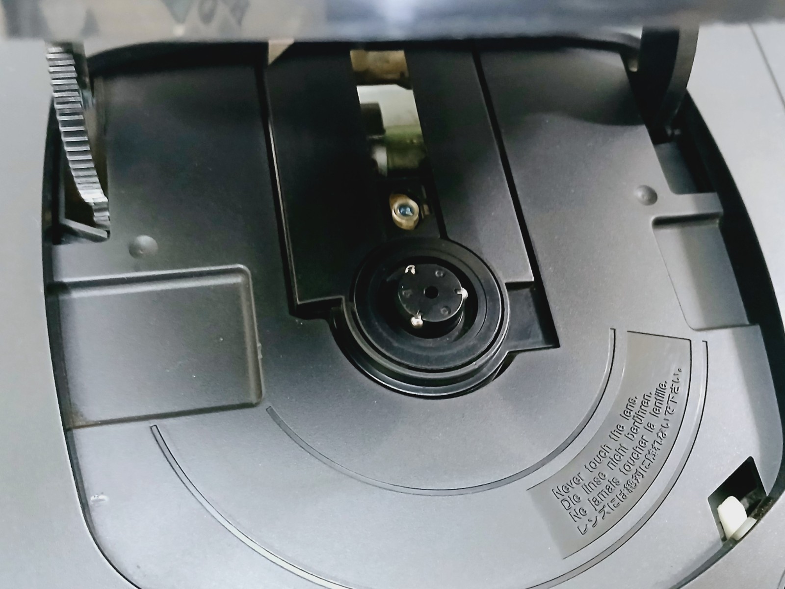 Sega Saturn Console System Model MK-80000A – For parts only