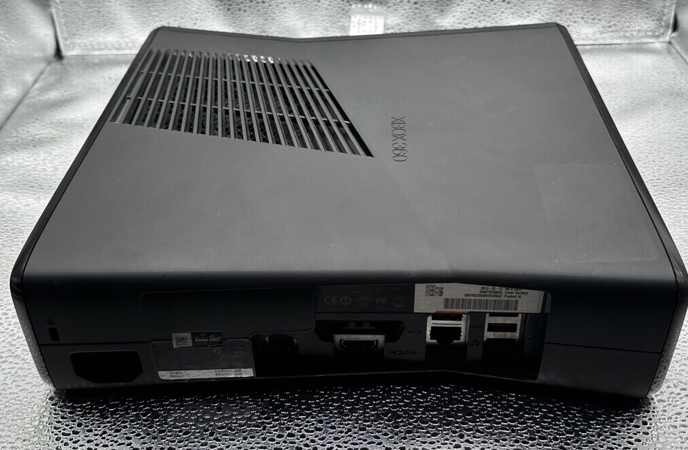 Microsoft Xbox 360 S Model 1439 Console Power Cord & Controllers 4GB *Tested*