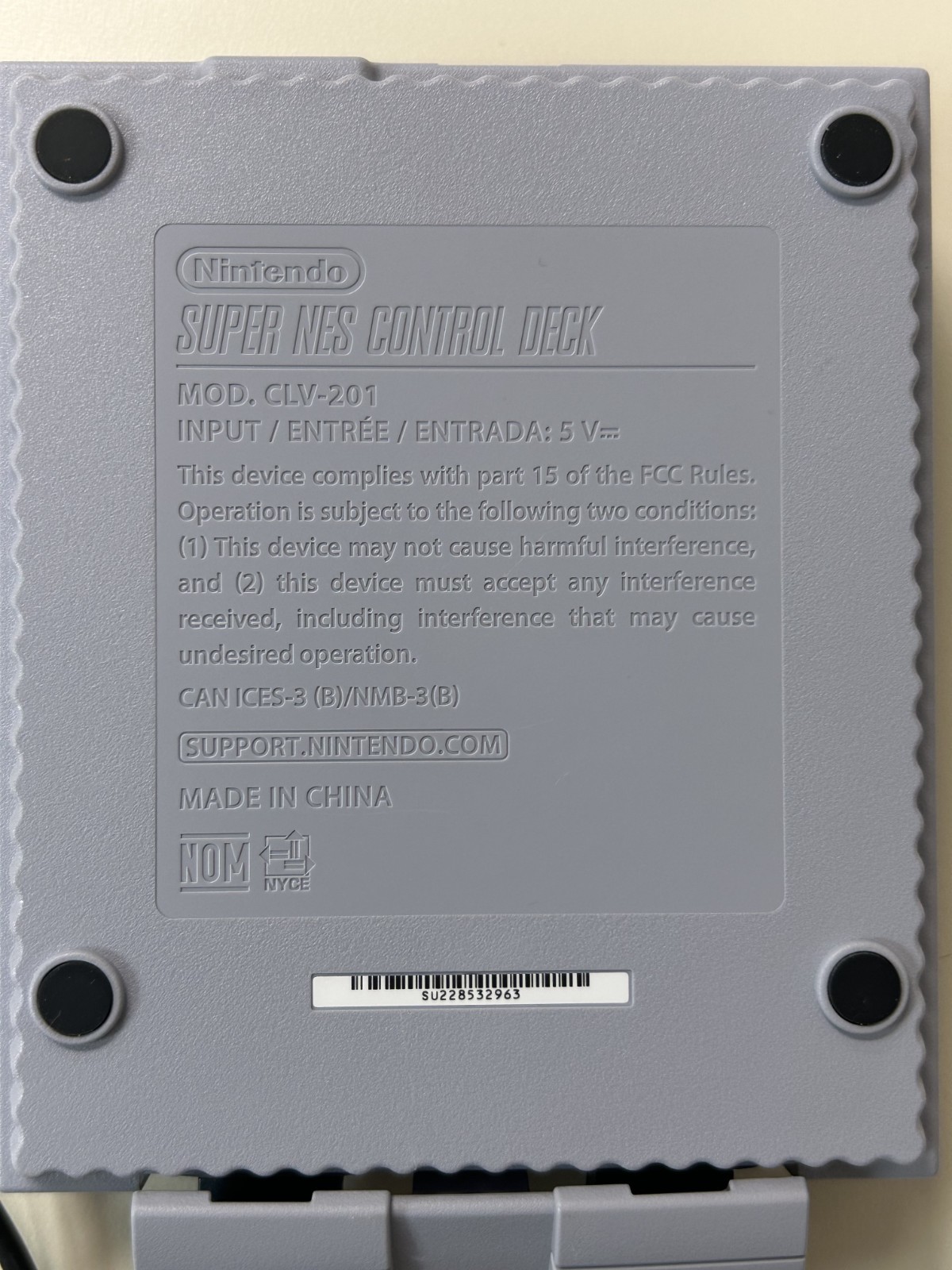 Nintendo SUPER NES MINI CLASSIC ED. CONSOLE w/23 installed games, 2 cont, cables