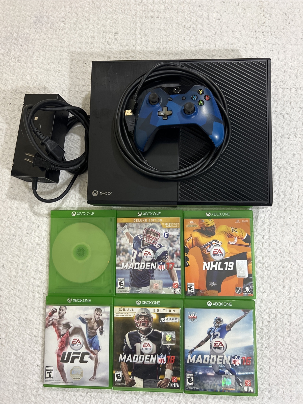 Microsoft Xbox One 500GB Black Console Bundle, Game + Controller Model No 1540
