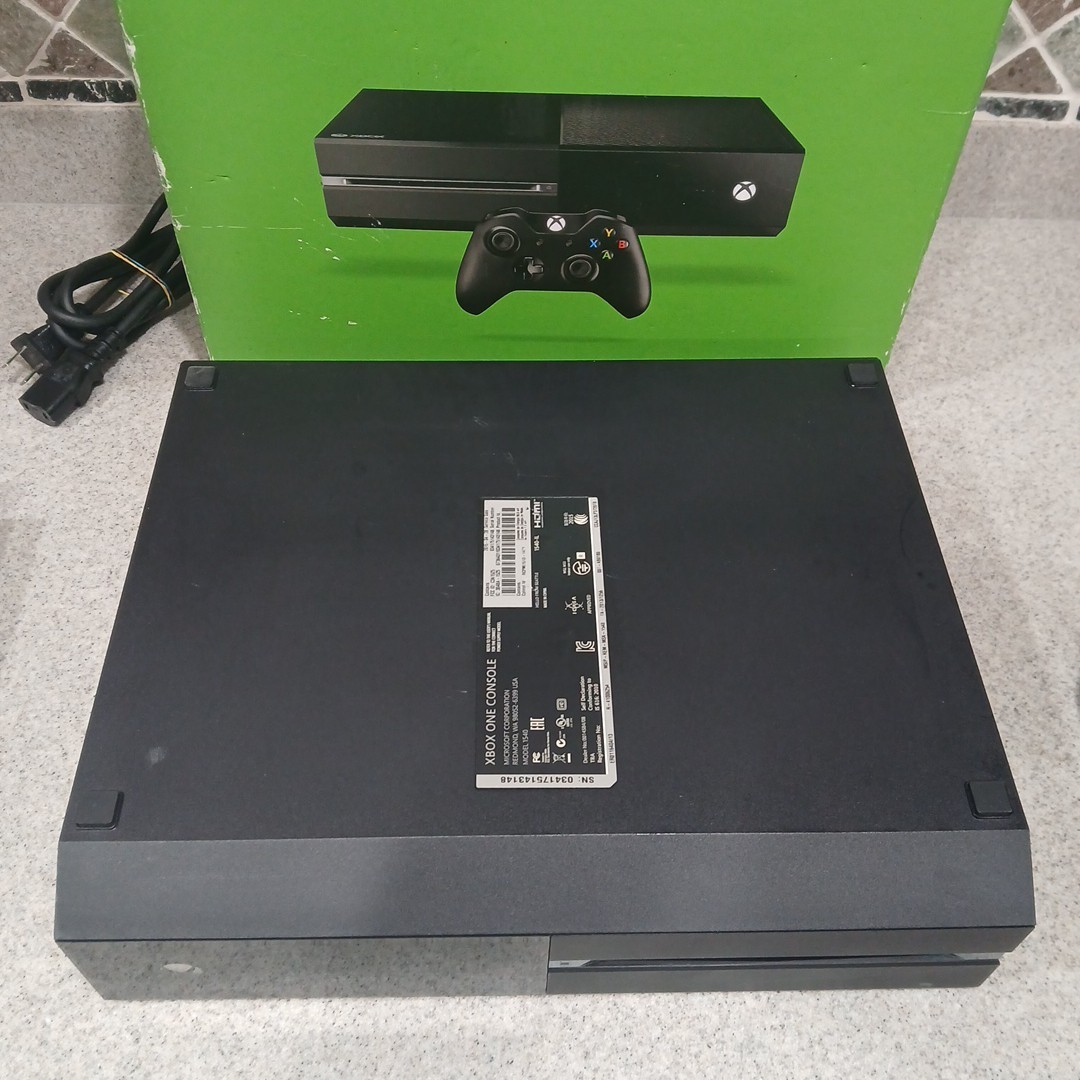 Microsoft Xbox One Console 1540 500GB SSHD W Original Box, Controller & Kinect