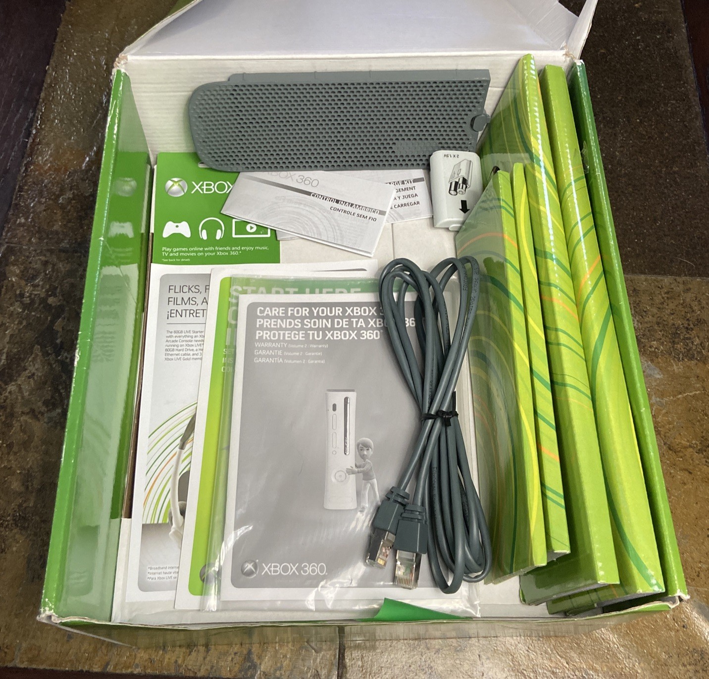 Microsoft Xbox 360 256MB Arcade Console w/ 16 Games & 2 Controllers Tested