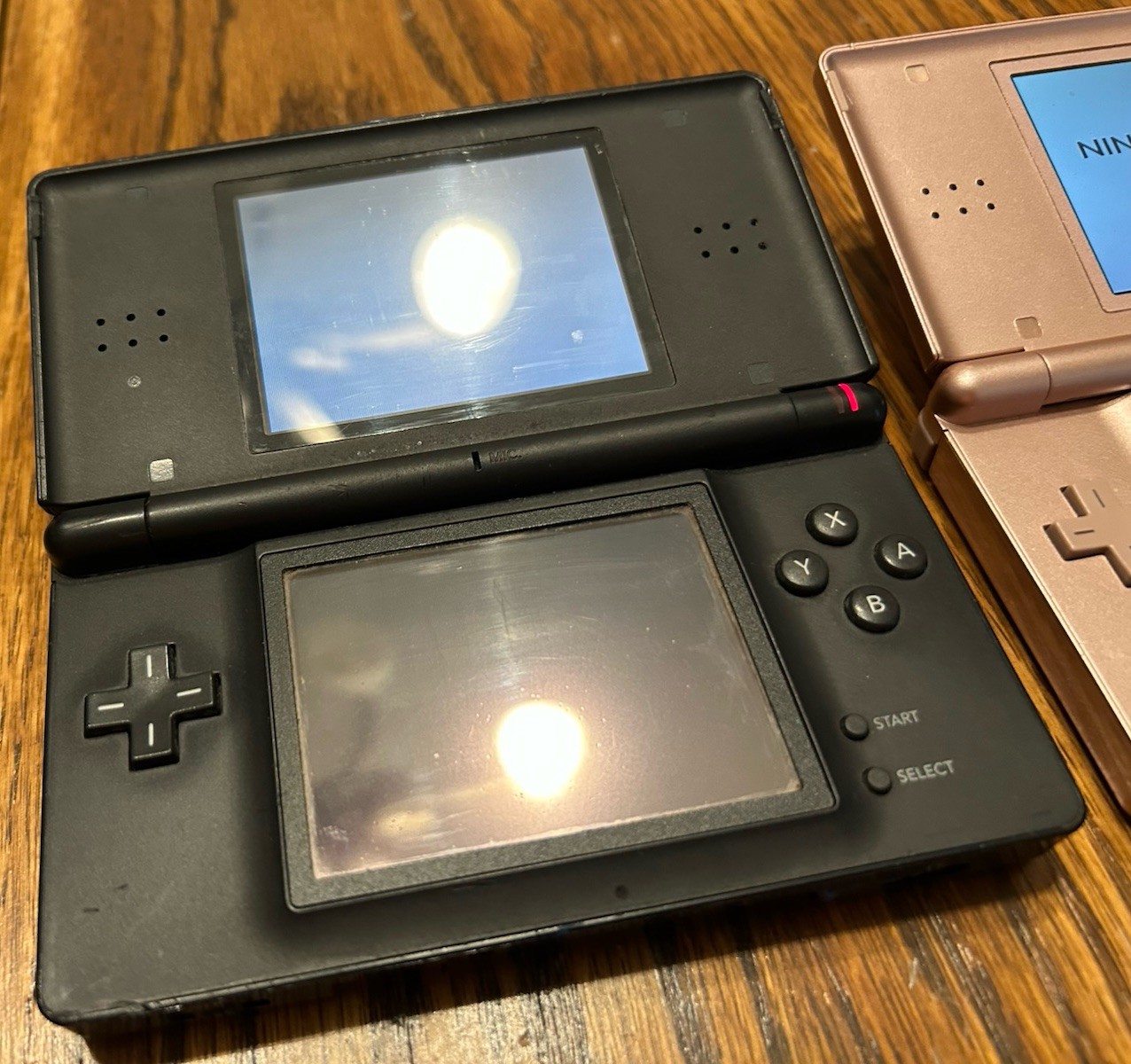 Nintendo DS Lite Metallic Rose Gold Pink Console w/ Charger and Black DS READ