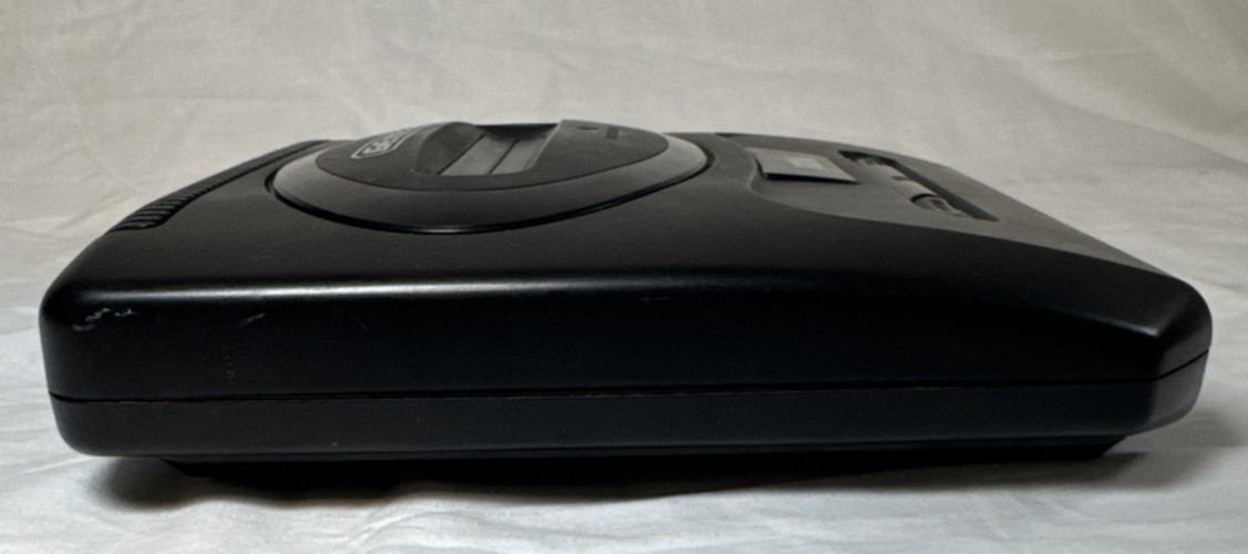 Sega Genesis Model 2 VA 1 MK-1631 (Console Only) – Tesed Working