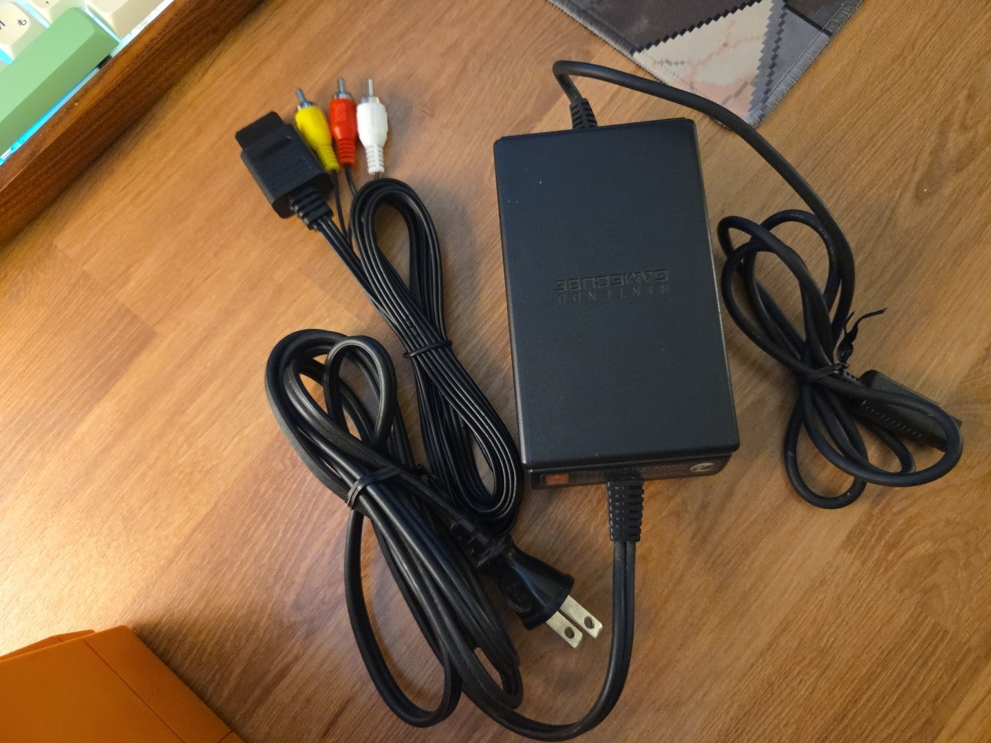 Nintendo Gamecube Orange Spide Console w/ Controller – NTSC-J – Tested & Working