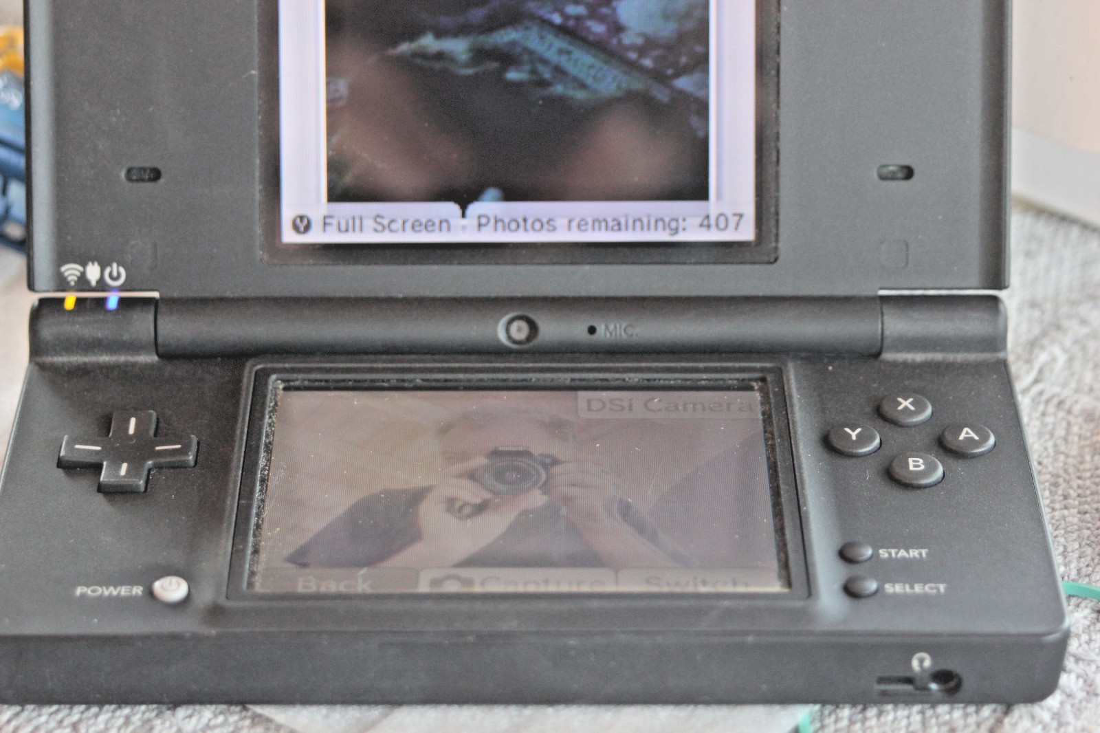 Nintendo DSi 256MB Handheld Console – Matte Black UK Charger
