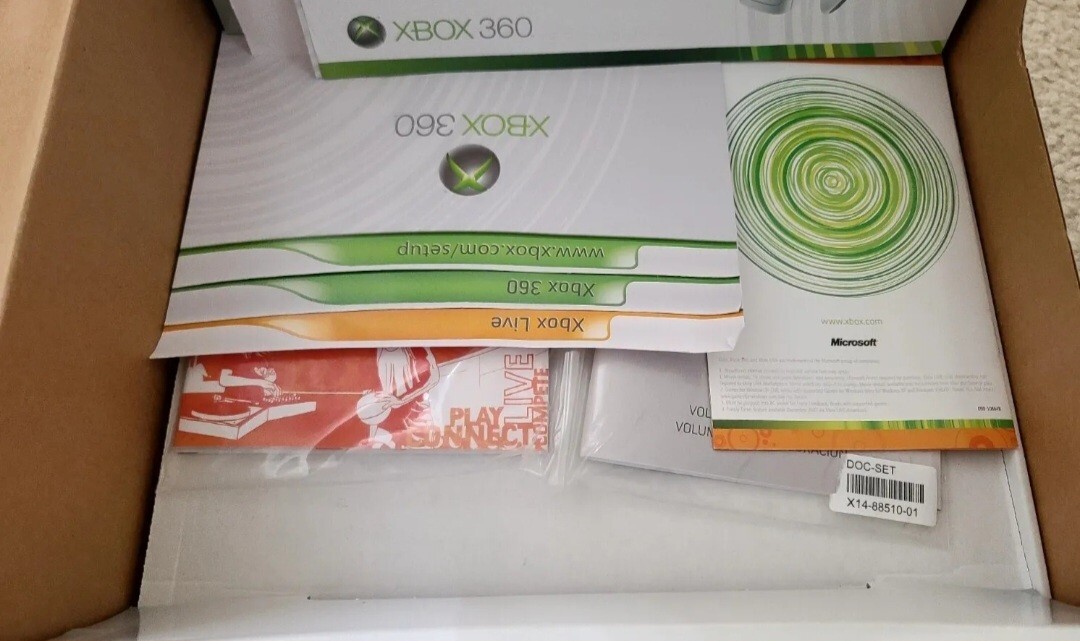 Xbox 360 Pro 20GB Console Microsoft Refrb On Dashboard 8507