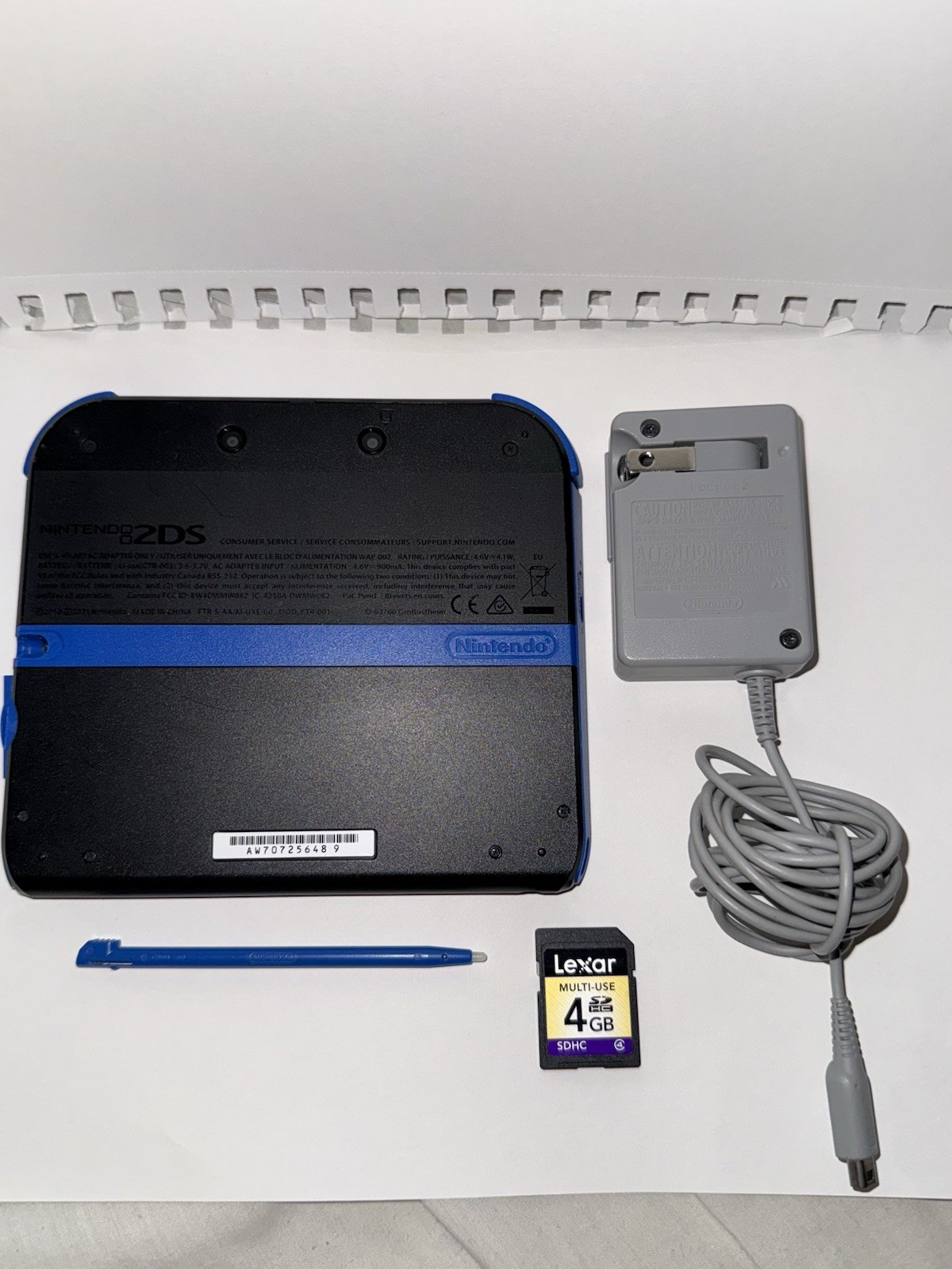 Nintendo 2DS FTR-001 Handheld System Console Cord Black/Blue