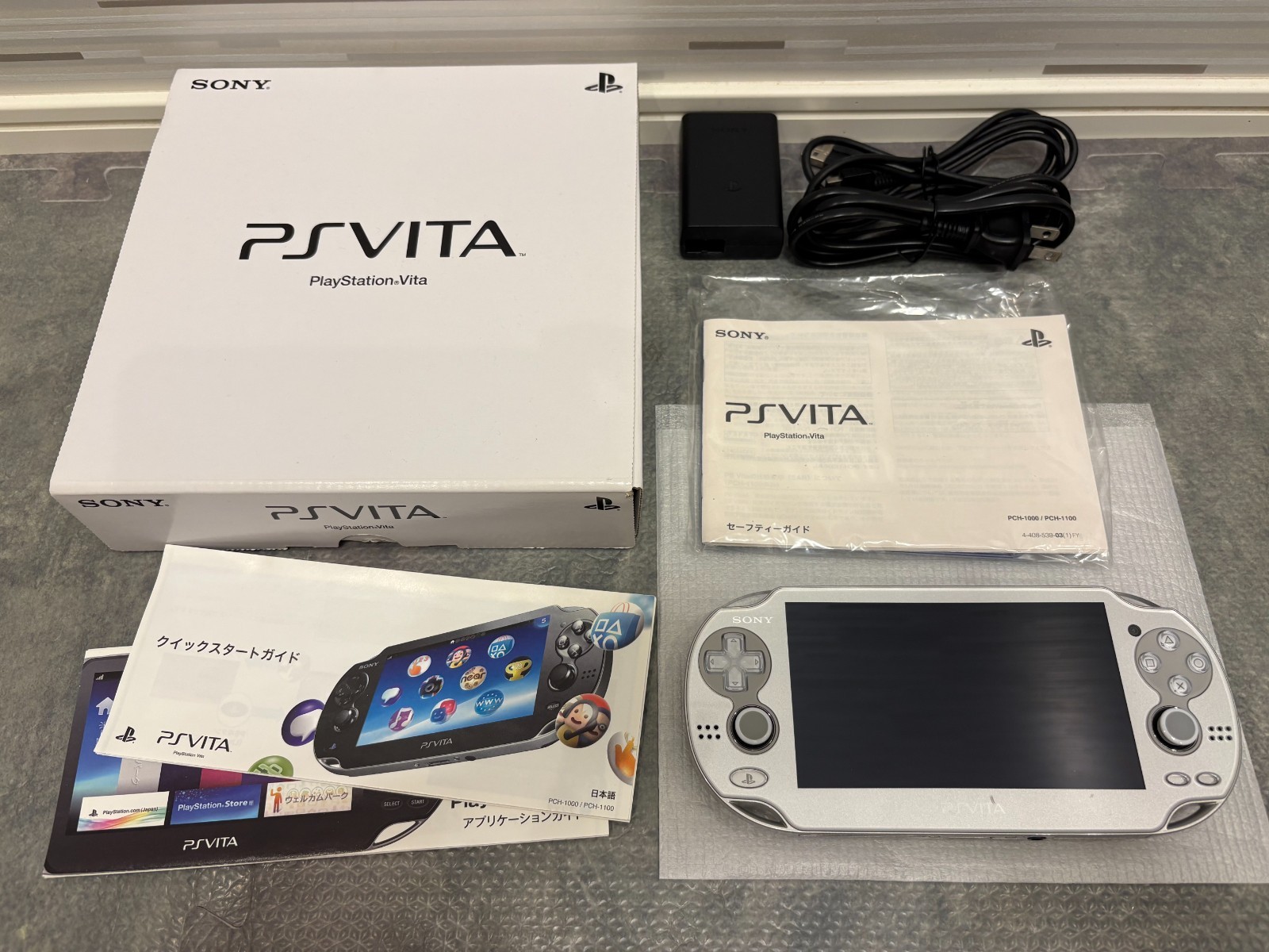 SONY PlayStation PS Vita Ice Silver Wi-Fi Type