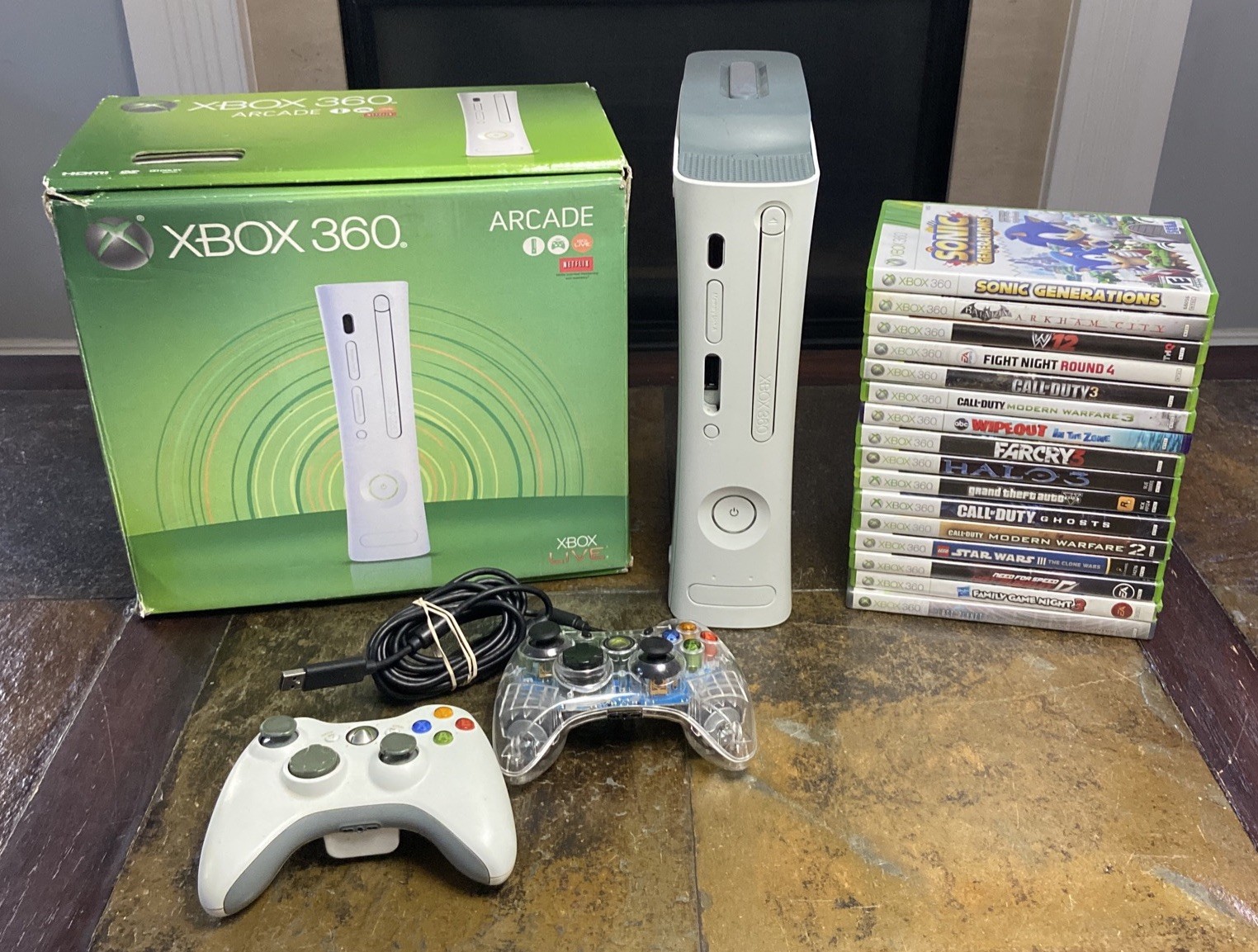 Microsoft Xbox 360 256MB Arcade Console w/ 16 Games & 2 Controllers Tested