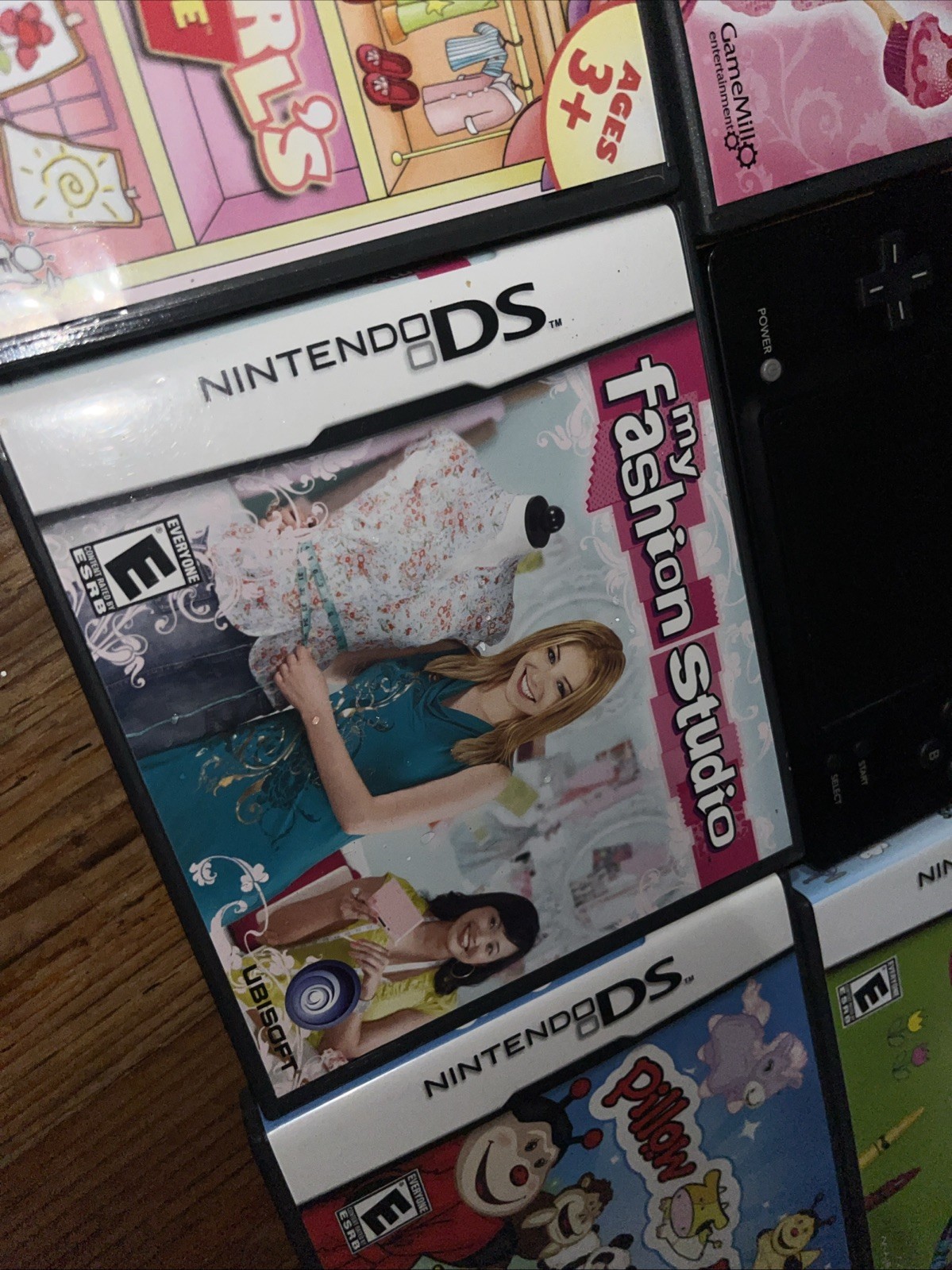 Nintendo DSi (TWL-001) 2008 Black Bundle w/ 5 Games & Carrying Case