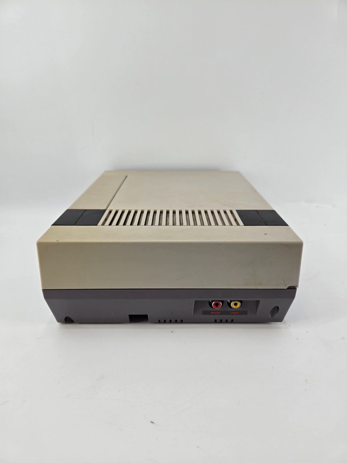 Nintendo NES NES-001 Console FOR PARTS OR REPAIR FLASHES RED #1