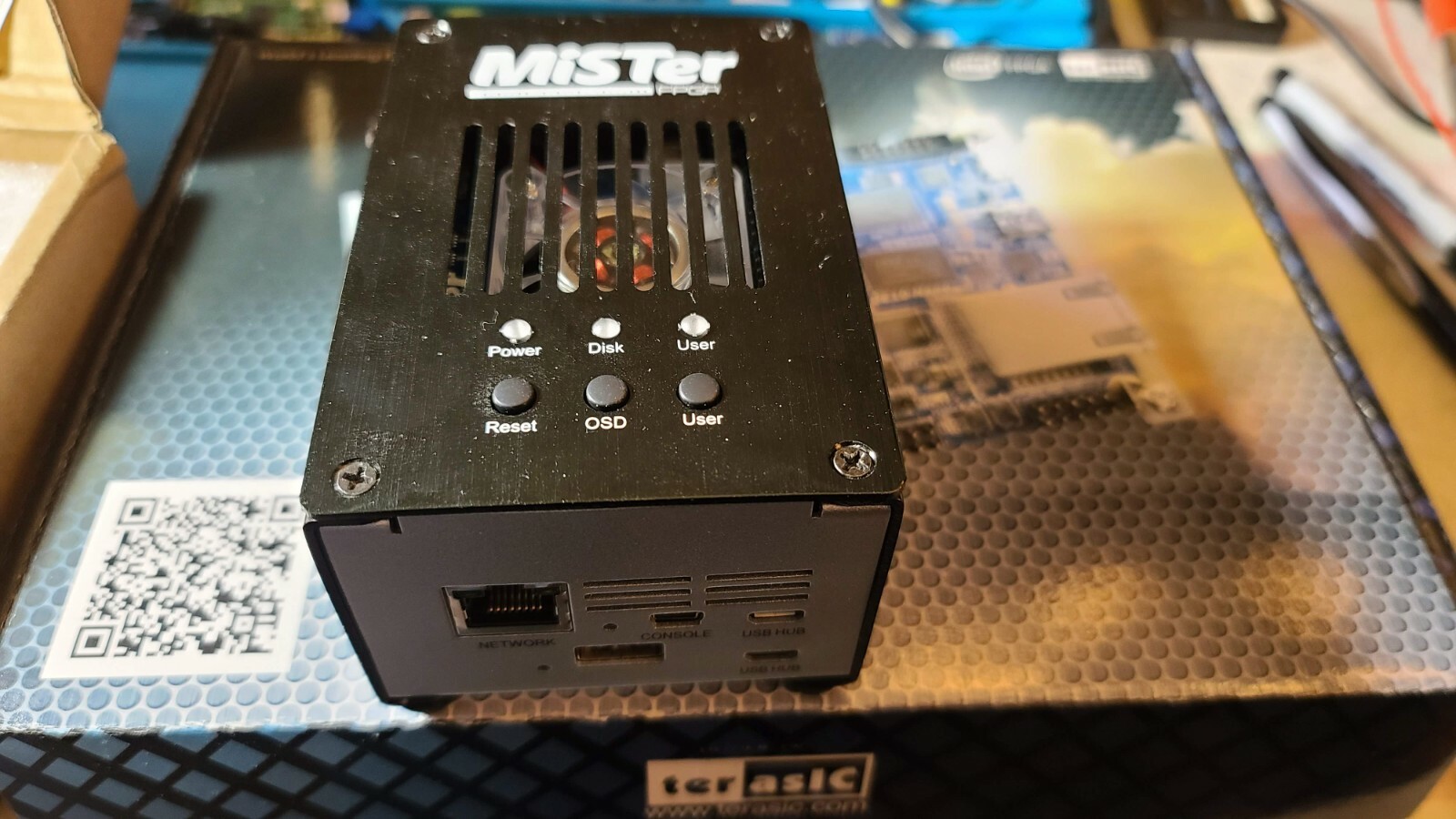 MiSTer FPGA Terasic DE10 Nano + 256GB SD preloaded + Case + 128MB + USB HUB + IO
