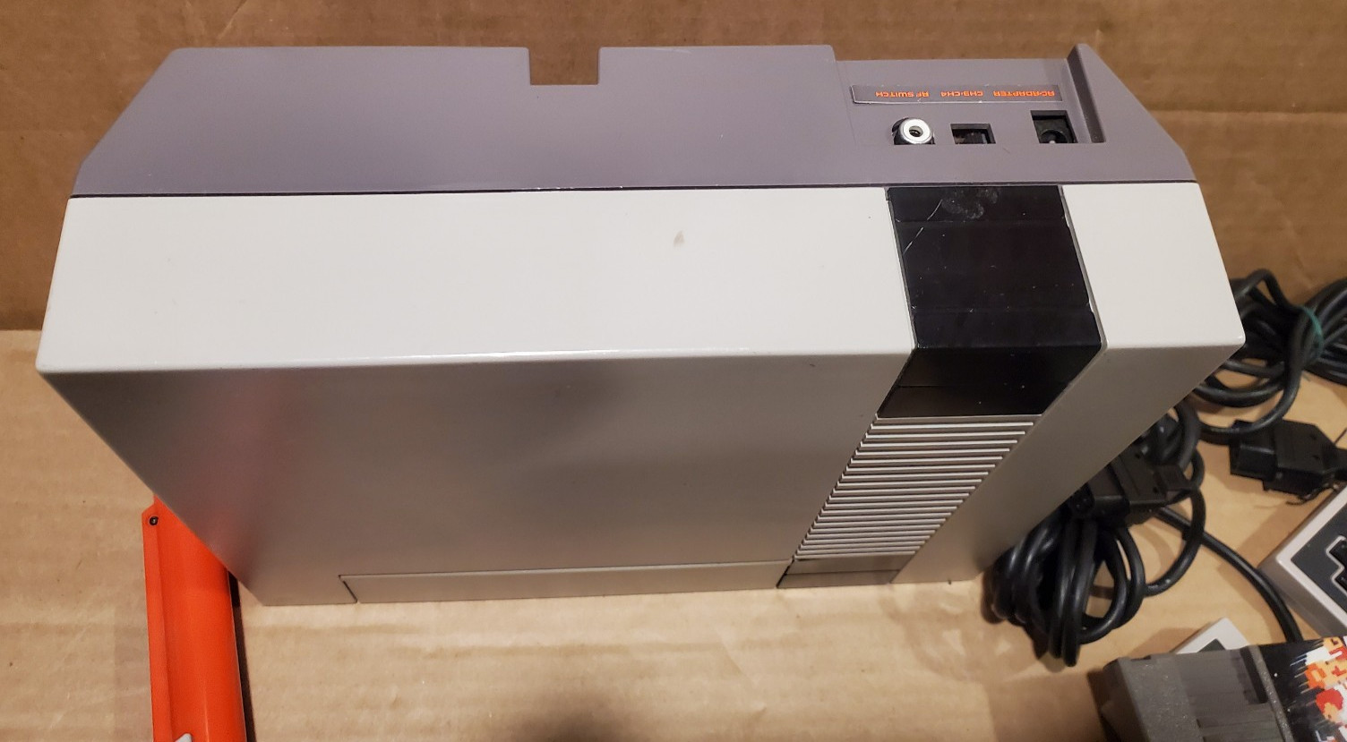 Nintendo NES Action Set Home Console – Tested Working + contrioller zapper game