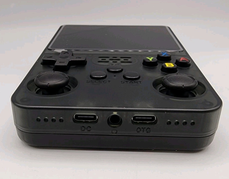 RK3326 Quad Core Handheld Game Console 128G With Built-in 15000+ Games, Black