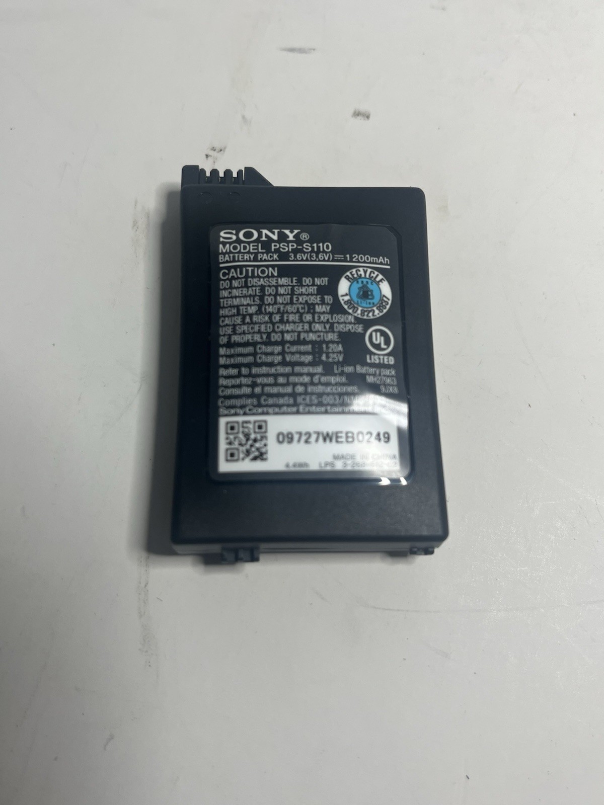 Sony PSP 3001 White Handheld System For Parts/Repair – Not Working
