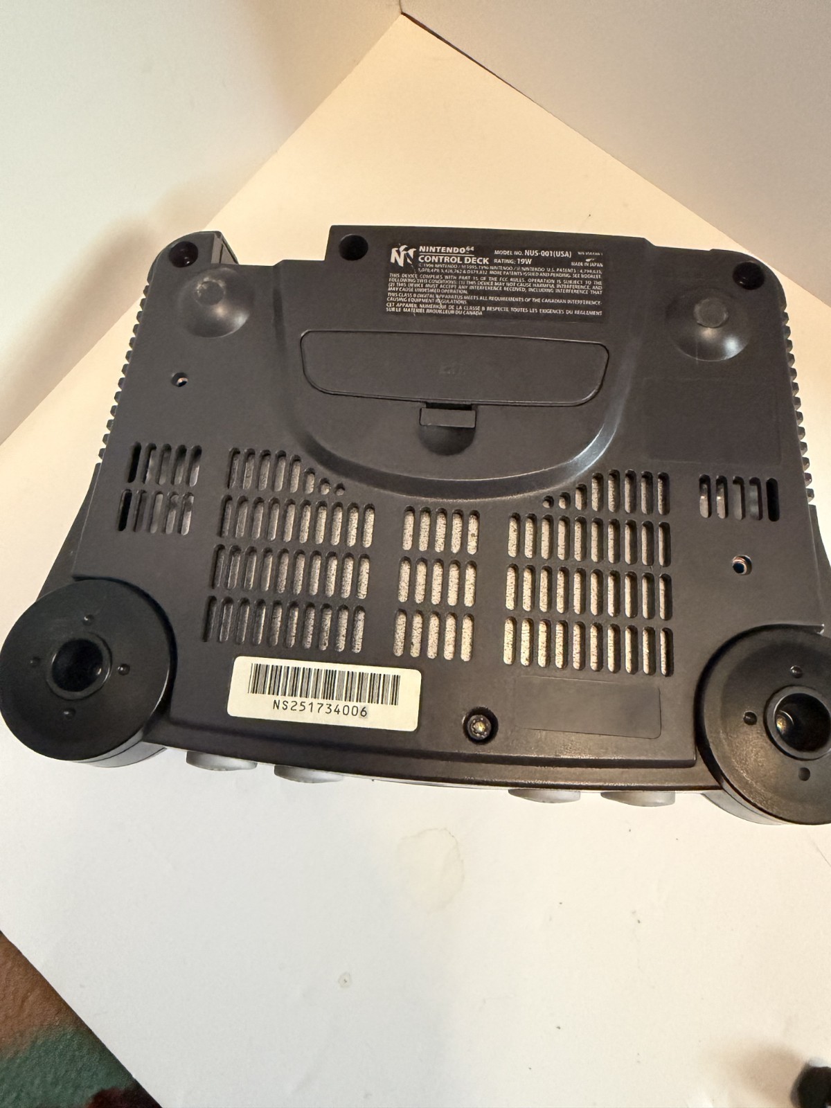 Nintendo 64 System 32MB Home Console – Charcoal Gray