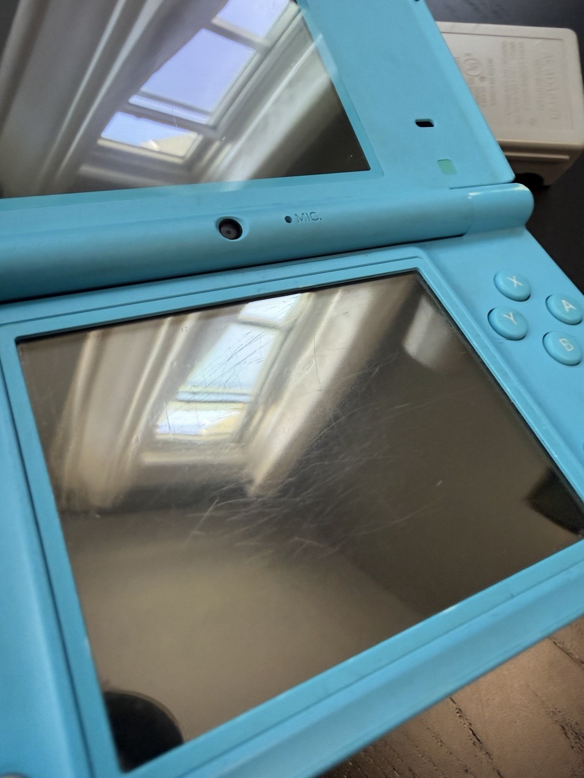 Nintendo DSi Handheld Game Console TWL-001 Aqua Blue w/Mario Kart *Read*