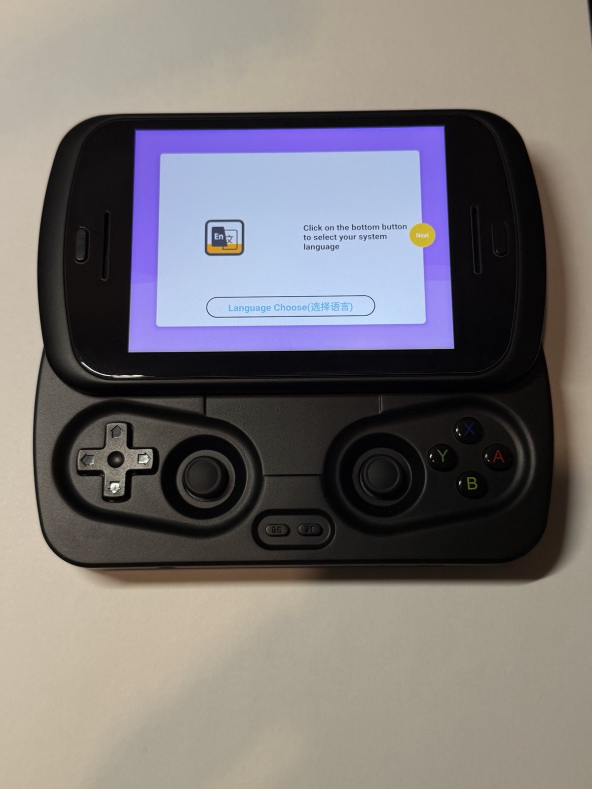 ANBERNIC RG Slide Android13 Handheld Game Console 4.7″ + Screen Prot – Excellent