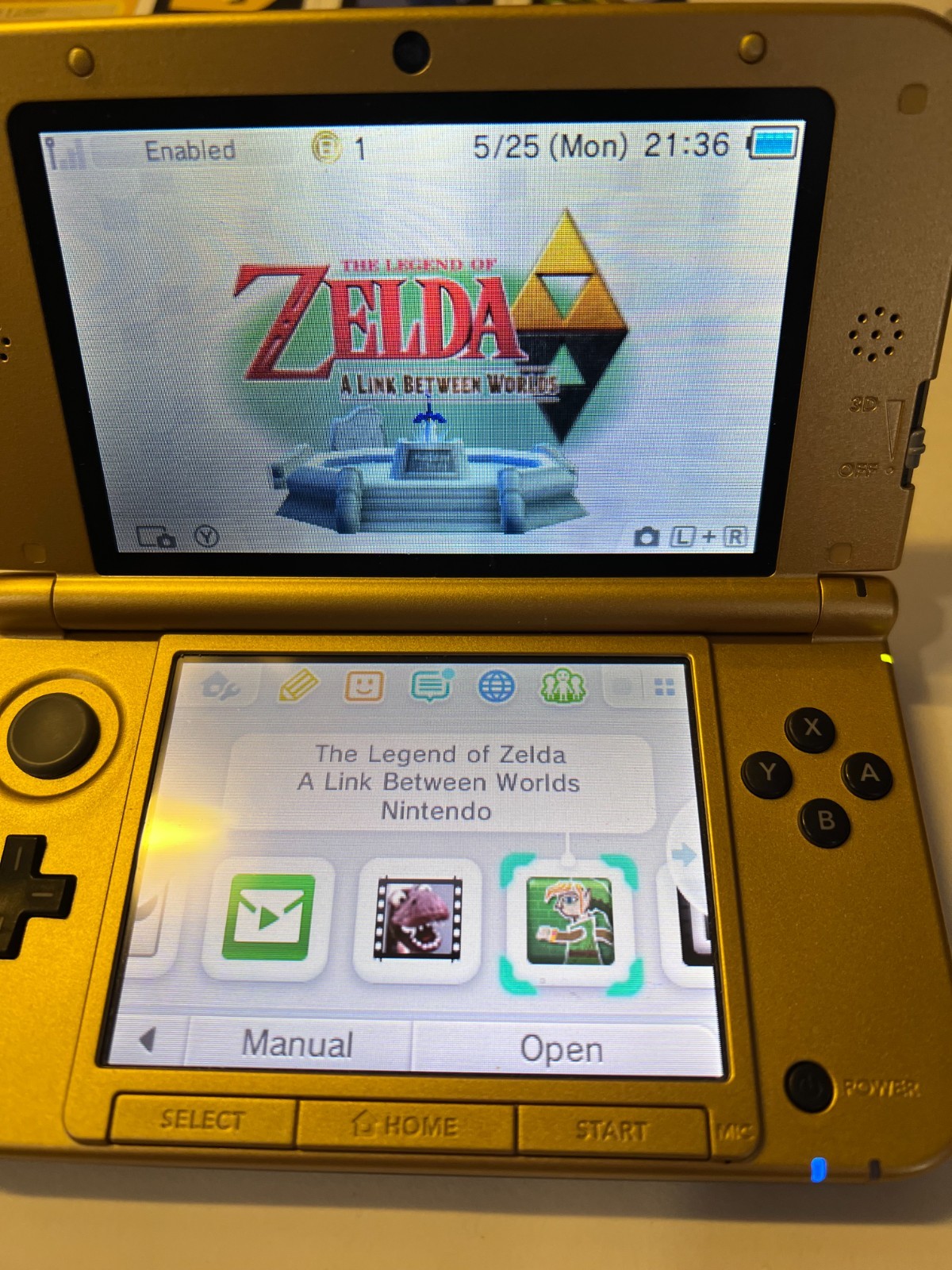 Nintendo 3DS XL Legend of Zelda Link Between Worlds Limited Edit CIB Gently Used