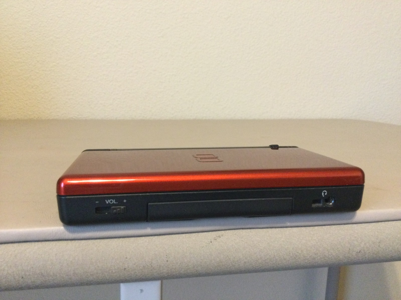 Nintendo DS Lite Red/Black Handheld System plus Charger & Booklet – Tested
