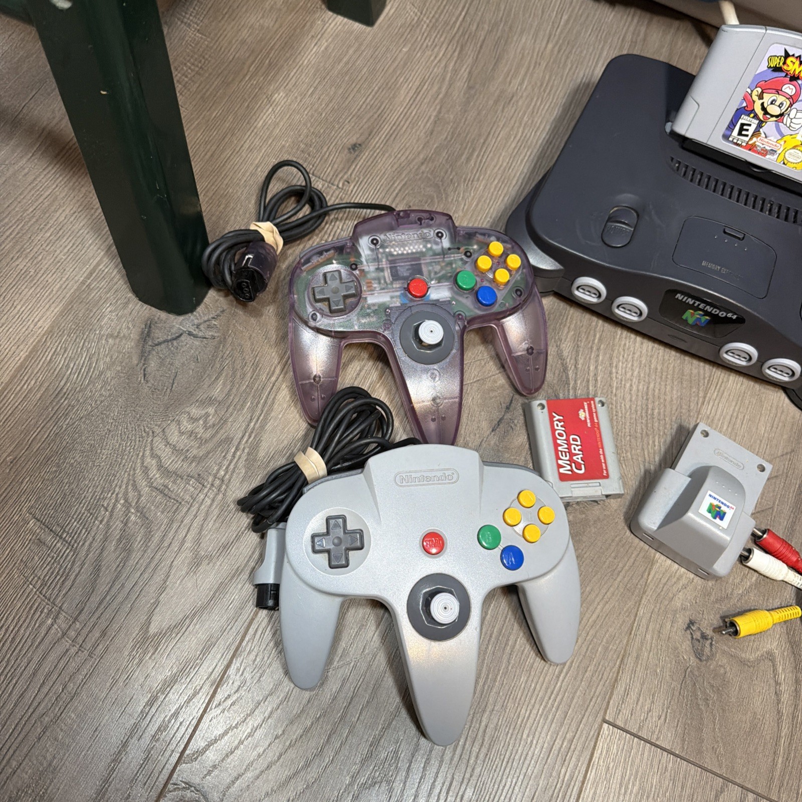 Nintendo 64 N64 w/ 2 Controllers, Rumble Pak, Super Smash Bros Bundle