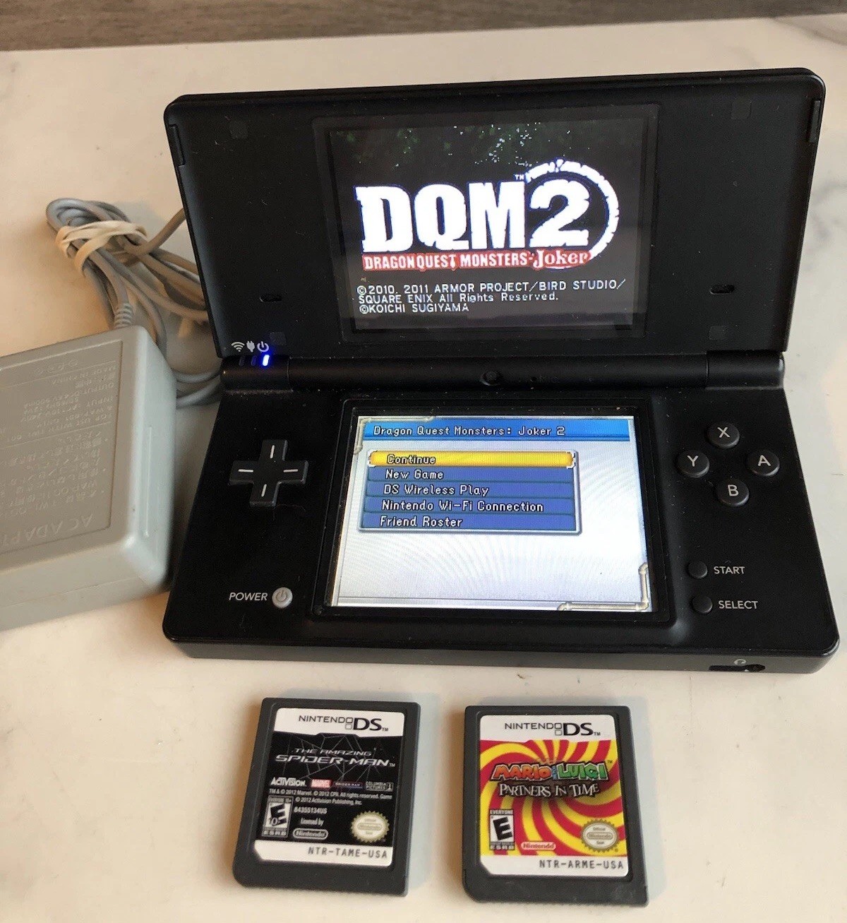 Nintendo DSi Matte Black Video Game Console 4 Games Lot w/ Charger Dragon Quest