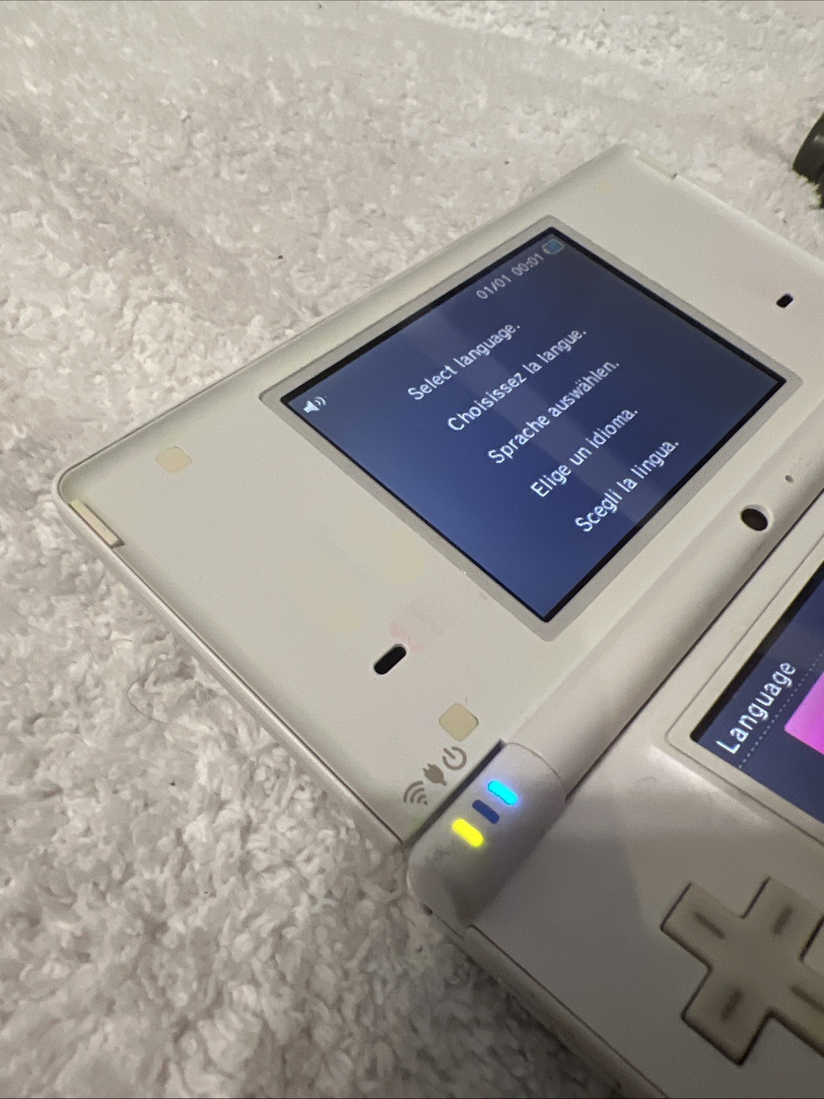 Nintendo DSi White Handheld Console TWL-001 (EUR) Tested Working Stylus +Charger