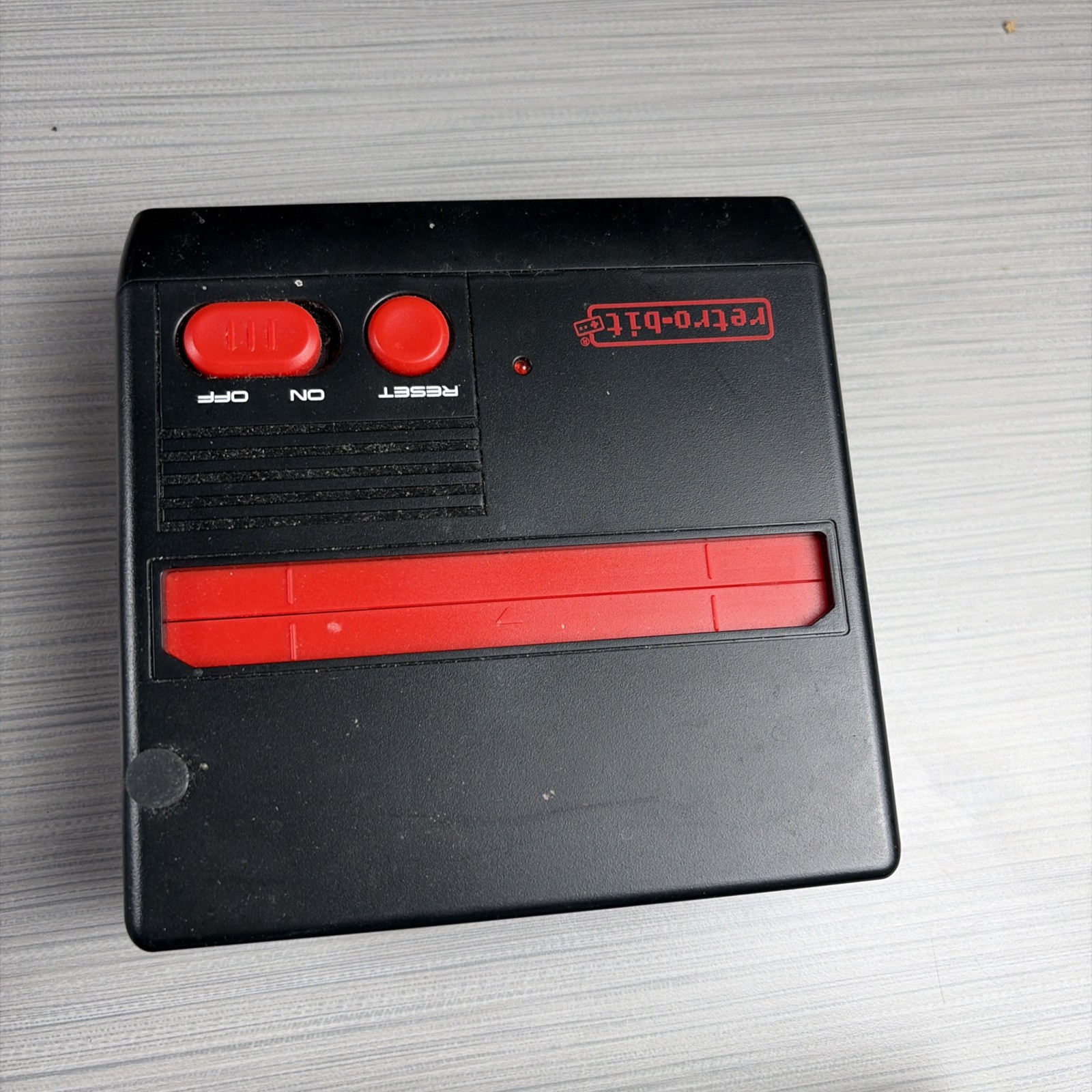 Retro-Bit Duo 2-in-1 Console System for NES/SNES PRE OWNED, 2 CONTROLLERS