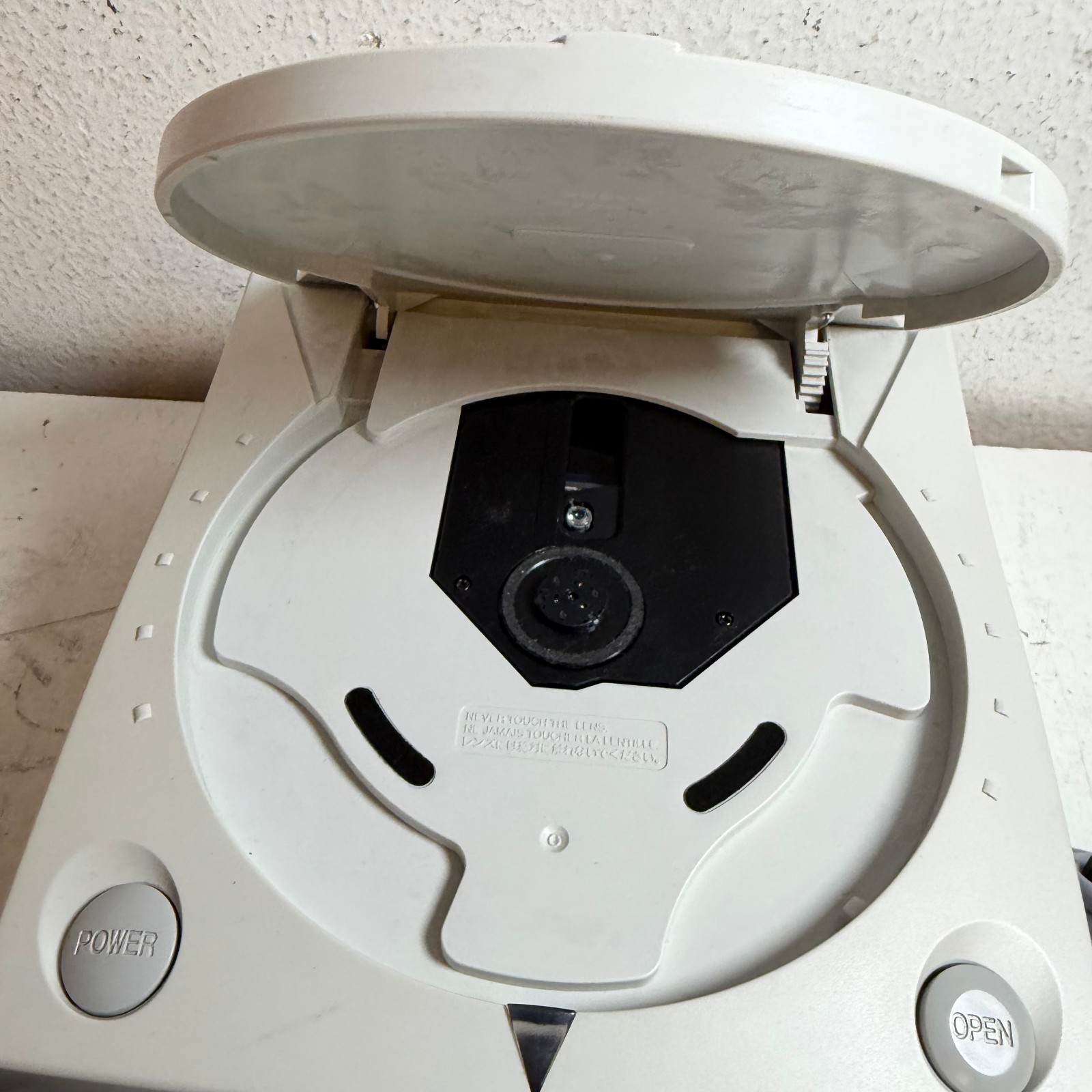 Sega Dreamcast HKT-3020 White Home Video Gaming Console With Controller
