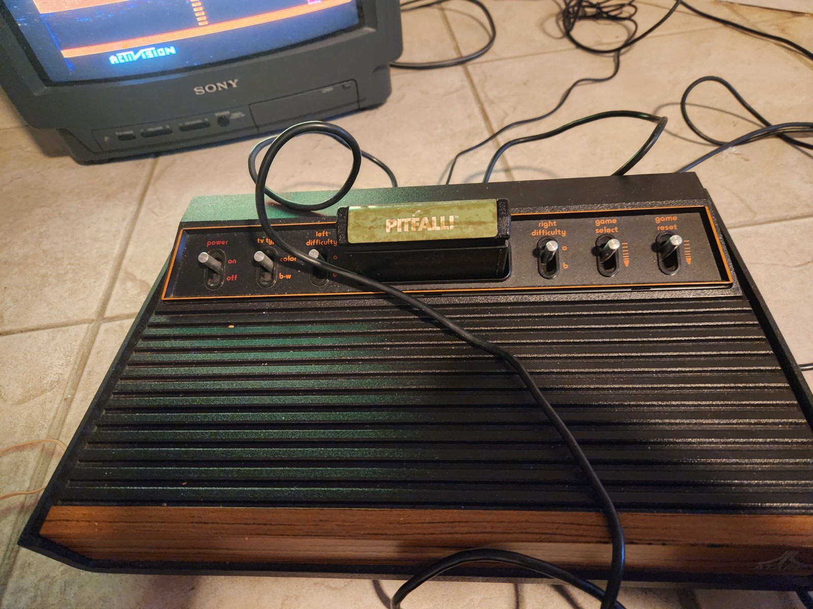 Vintage Atari 2600 Video Computer System Console CX-2600 Box 2 Joysticks Paddles