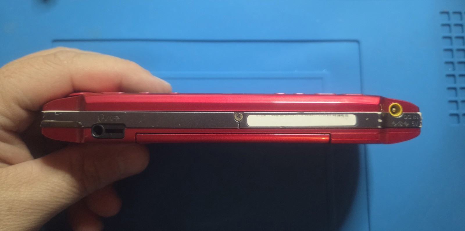 Sony PSP 3000 Red System with Wi-Fi Capability, Headphone Jack, Mini USB