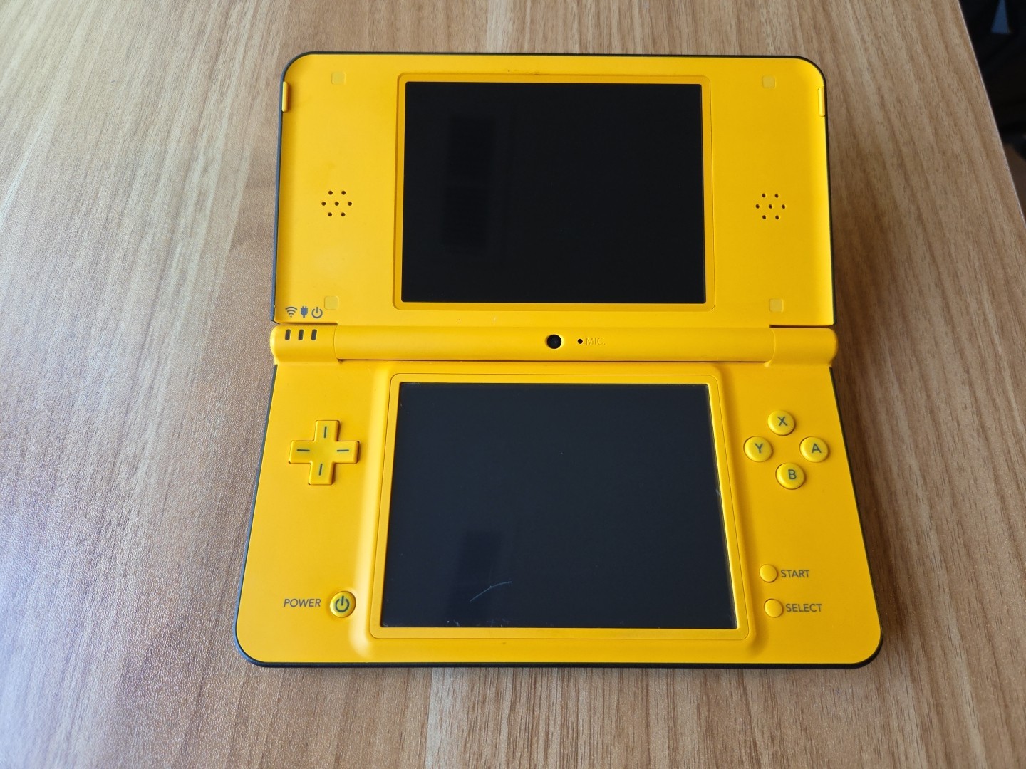 Nintendo DSi LL XL Yellow Console Japan W/charger US SELLER