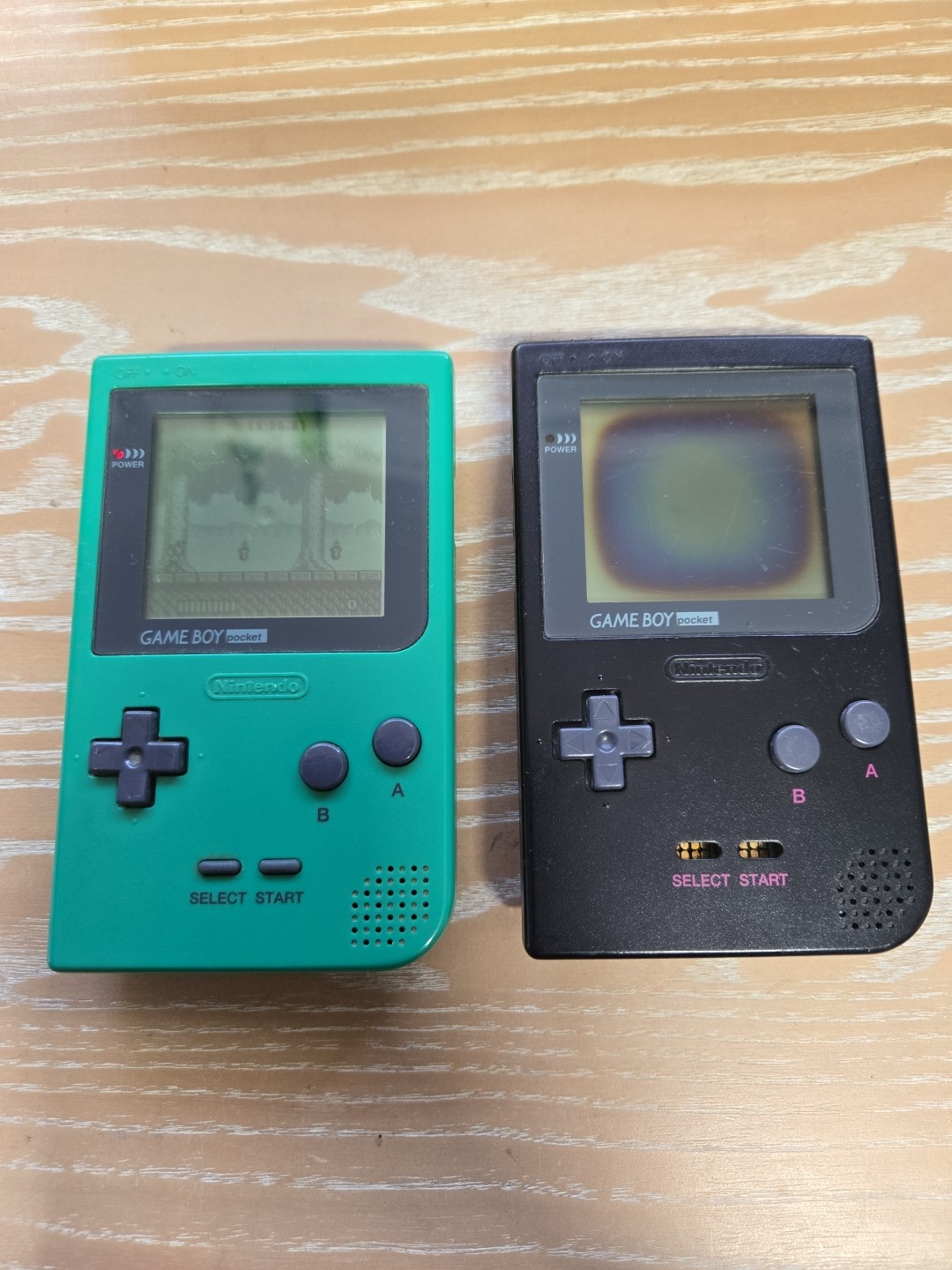2 Nintendo Game Boy Pocket MGB-001 Green and Black With Light -Read Description