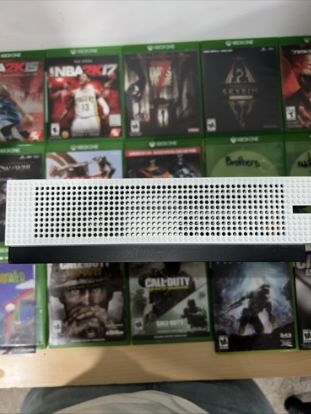 512 GB Xbox One S BUNDLE (No controller), 15 Games, Hyper X Cloud III, 500GBHDD