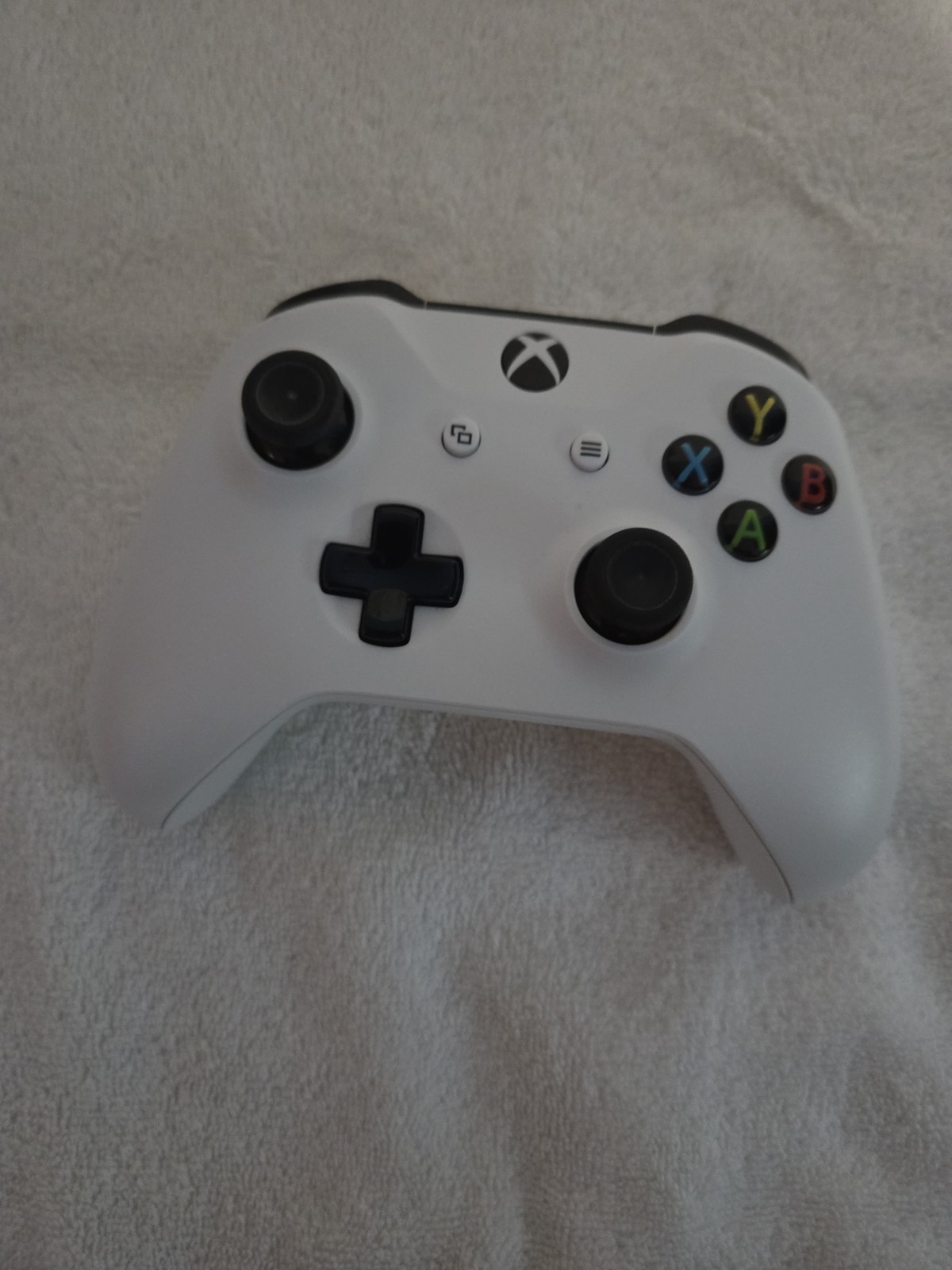 Microsoft Xbox 500GB Game Console With Controller And Li-Ion Batteries
