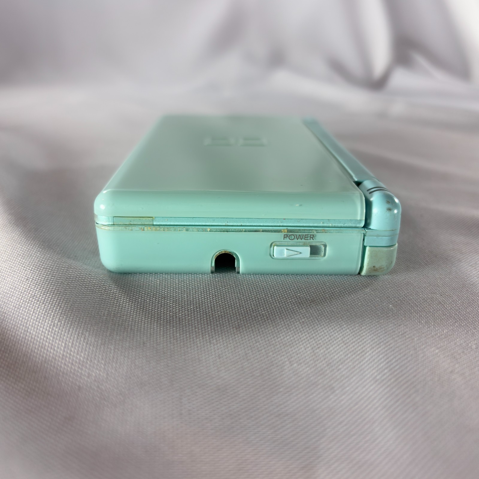 Nintendo DS Lite Ice Blue Handheld System – Doesn’t Read Games
