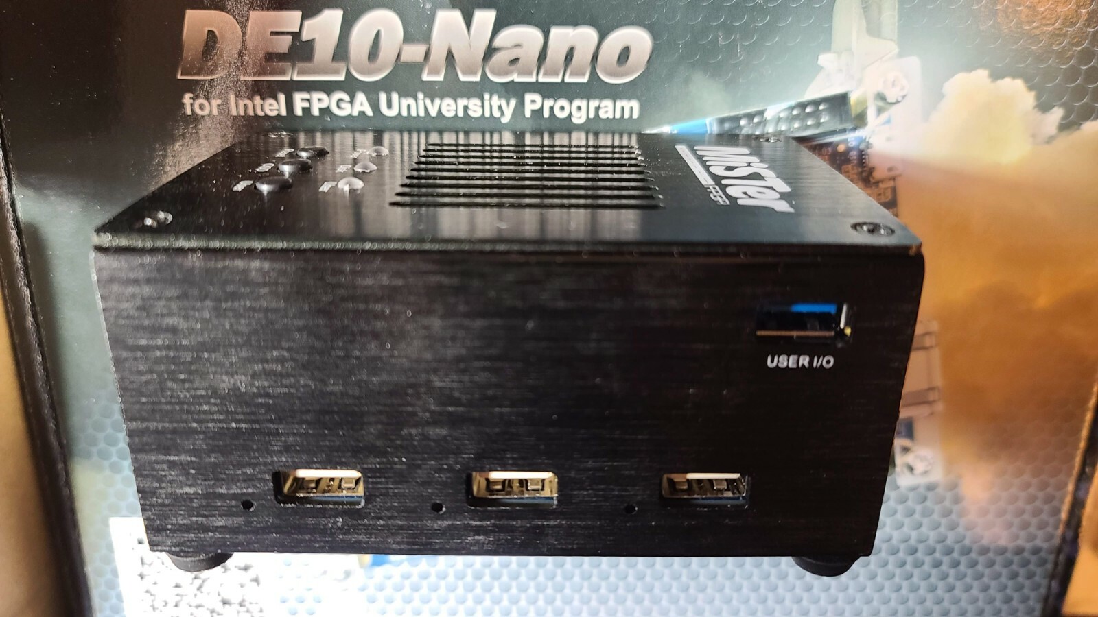 MiSTer FPGA Terasic DE10 Nano + 256GB SD preloaded + Case + 128MB + USB HUB + IO