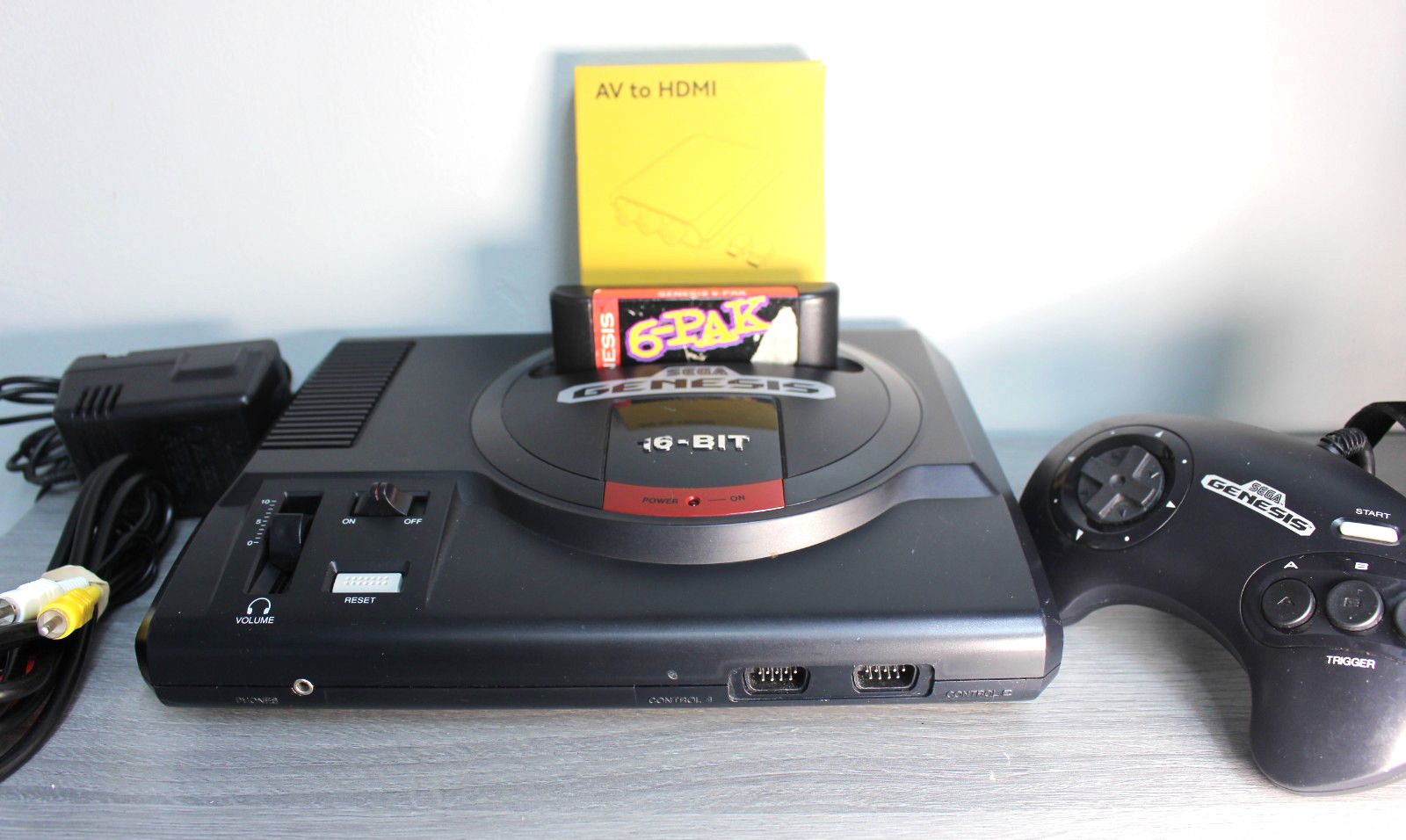 SEGA 16-BIT 1601 Console System Black W/Game,Controller, Cord & AV-HDMI. Tested