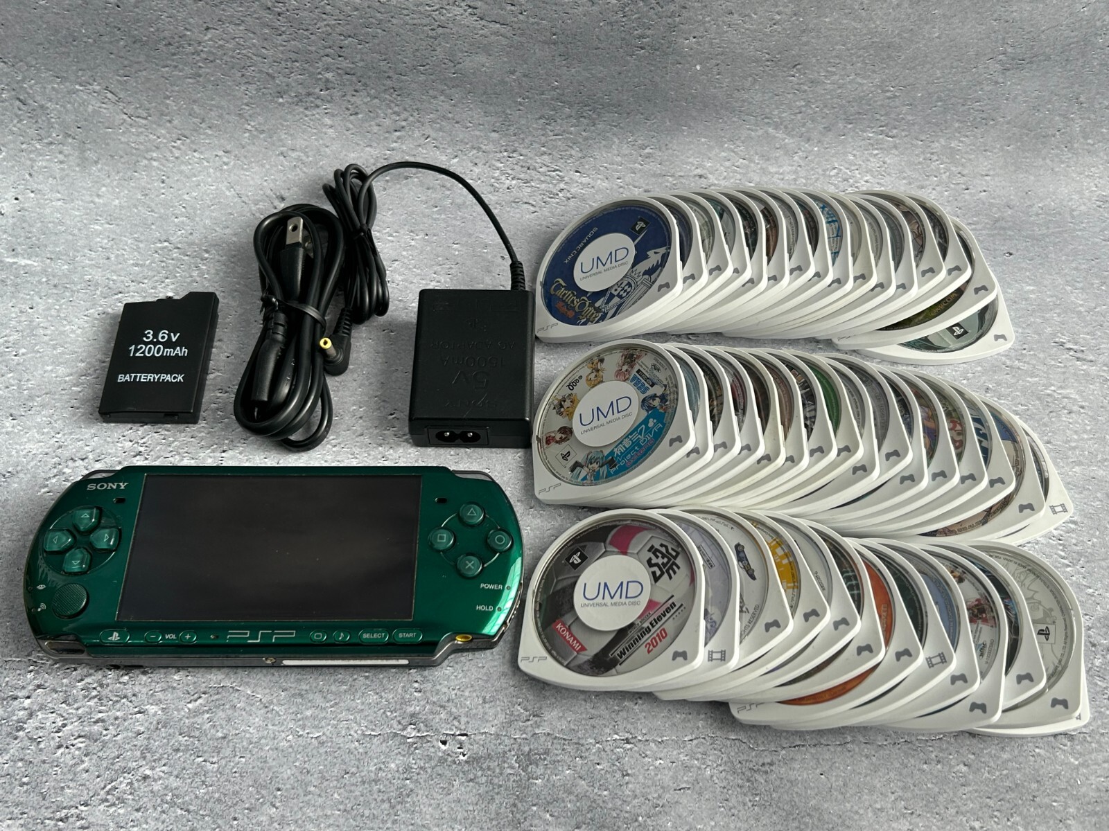 Sony PSP-3000 Console / battery＋charger＋memory stick random 3 games from US