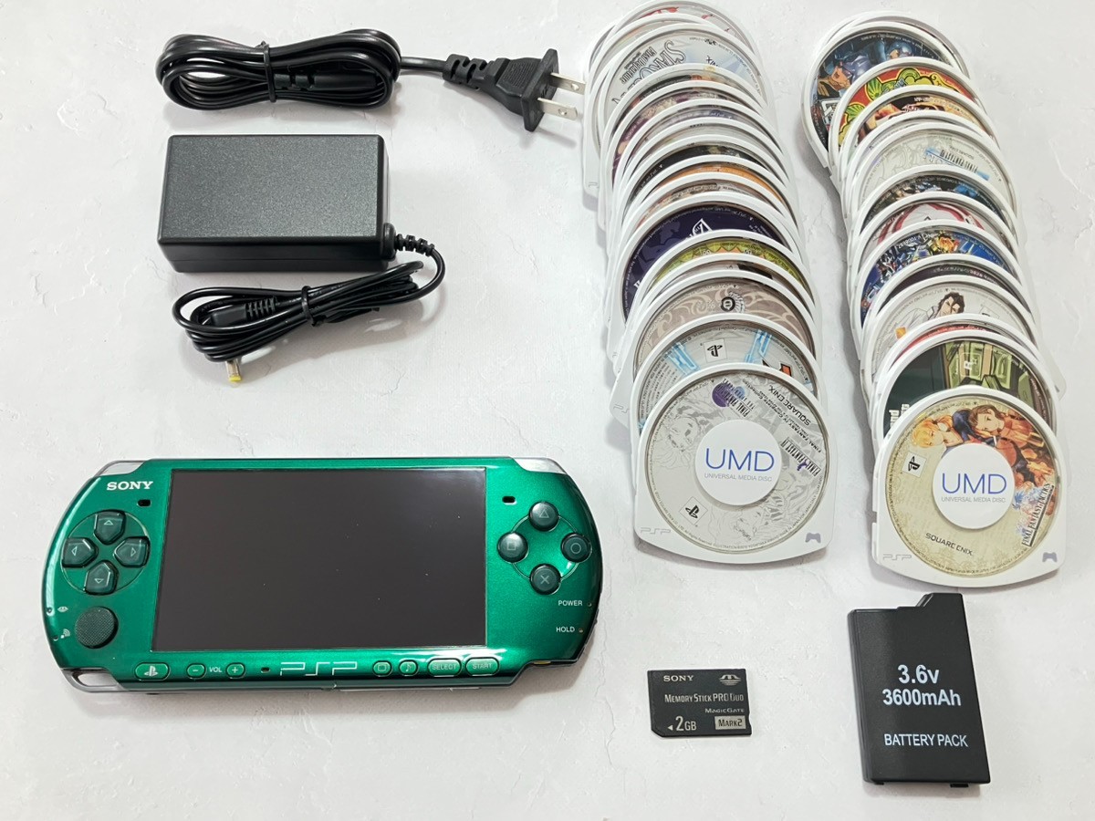 Sony PSP-3000 Console with battery＋charger＋memory stick＋random 3 games