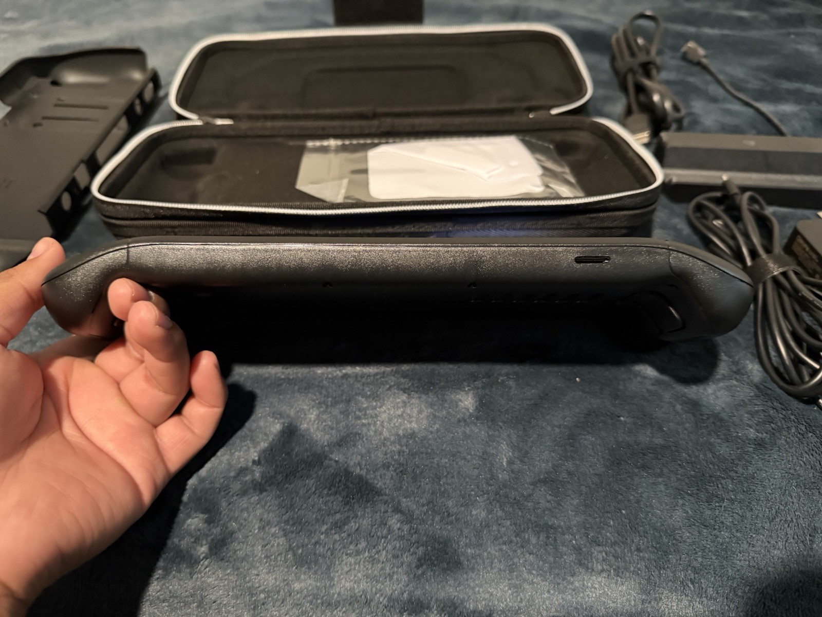 Valve OLED Steam Deck 1TB With Dock Station, Case, Charger Included