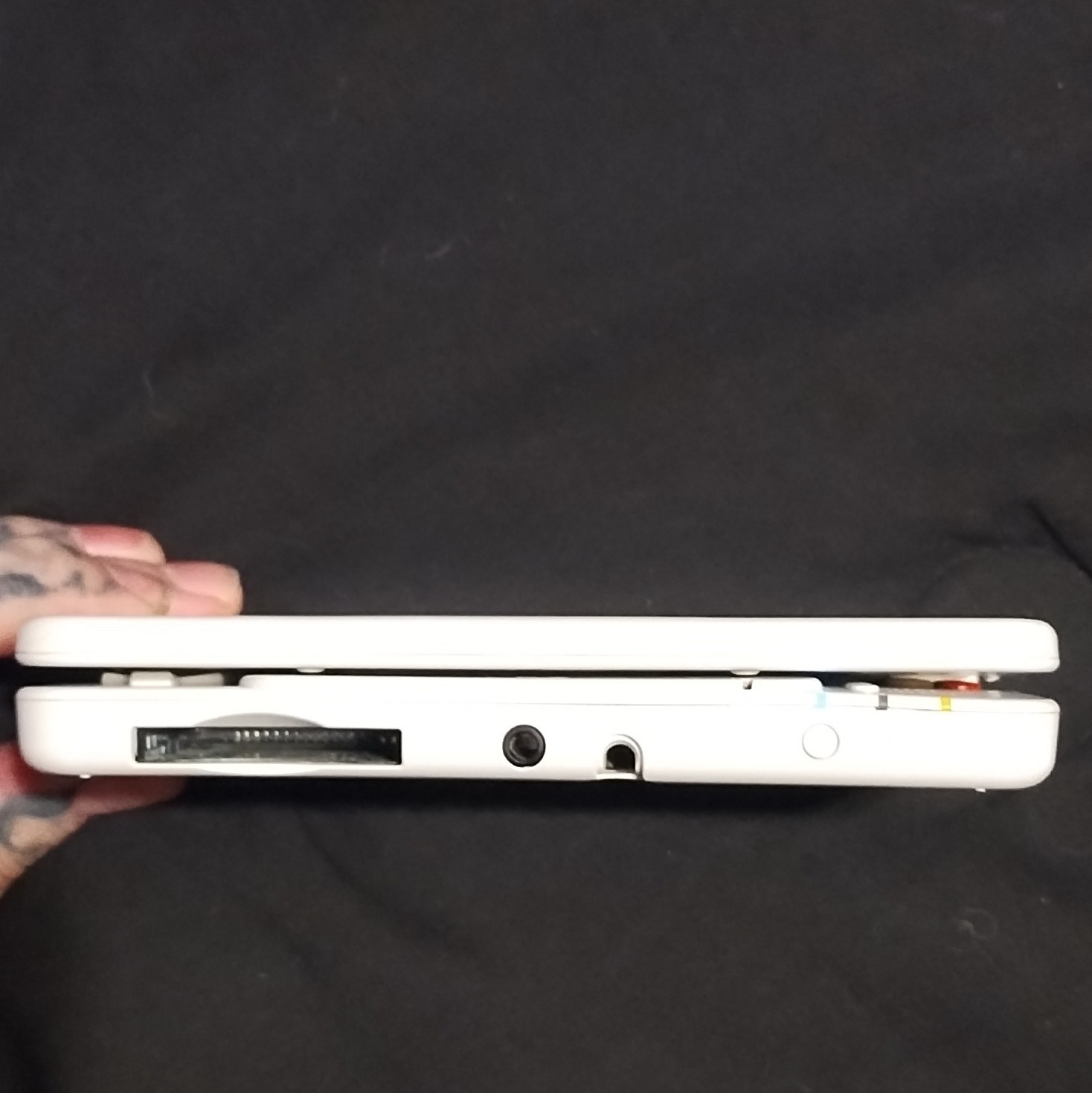 New Nintendo 3DS 8 GB with 50+ Games