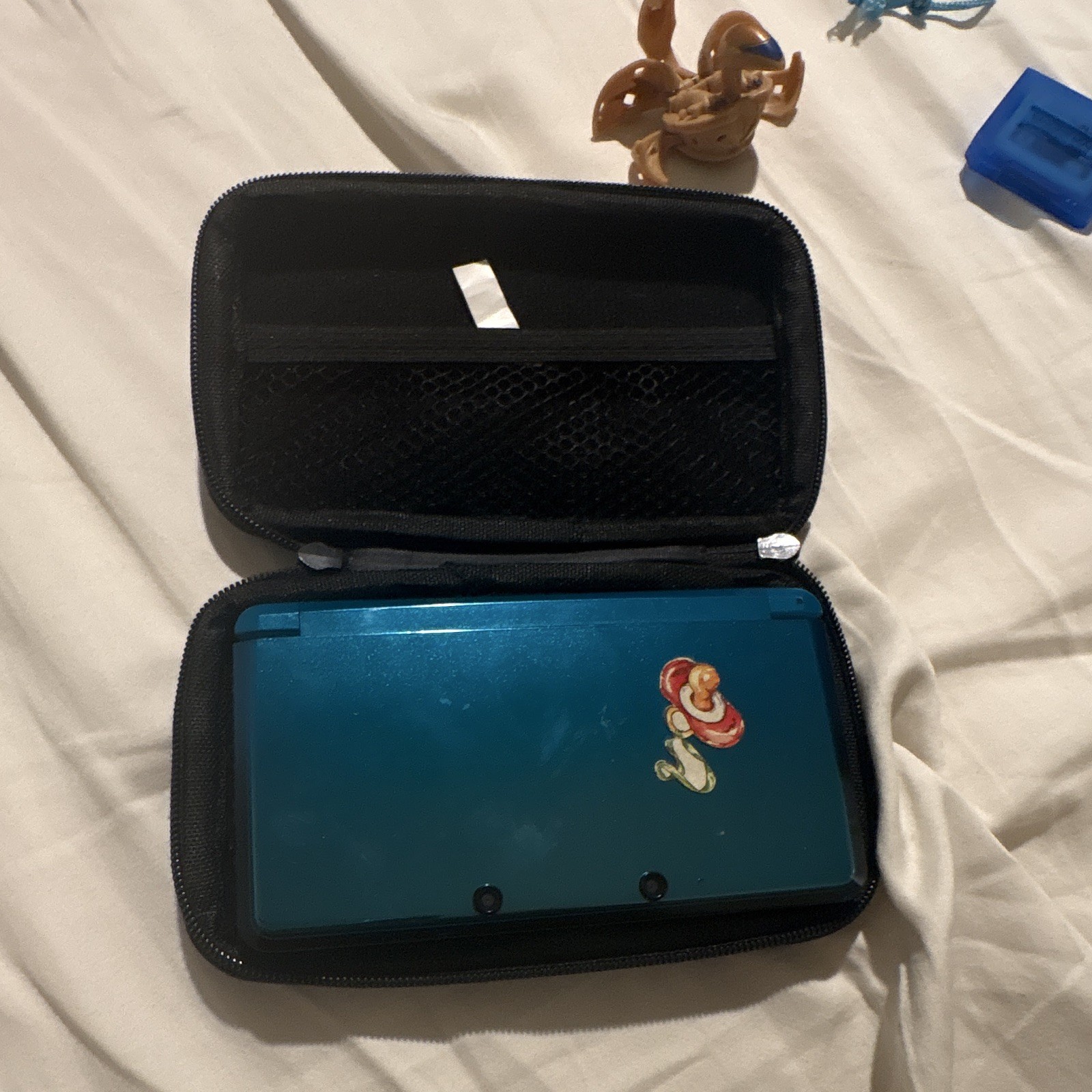 Nintendo 3DS Blue/Black Handheld Console w/ Case & Charger Wi-Fi 2GB 2011